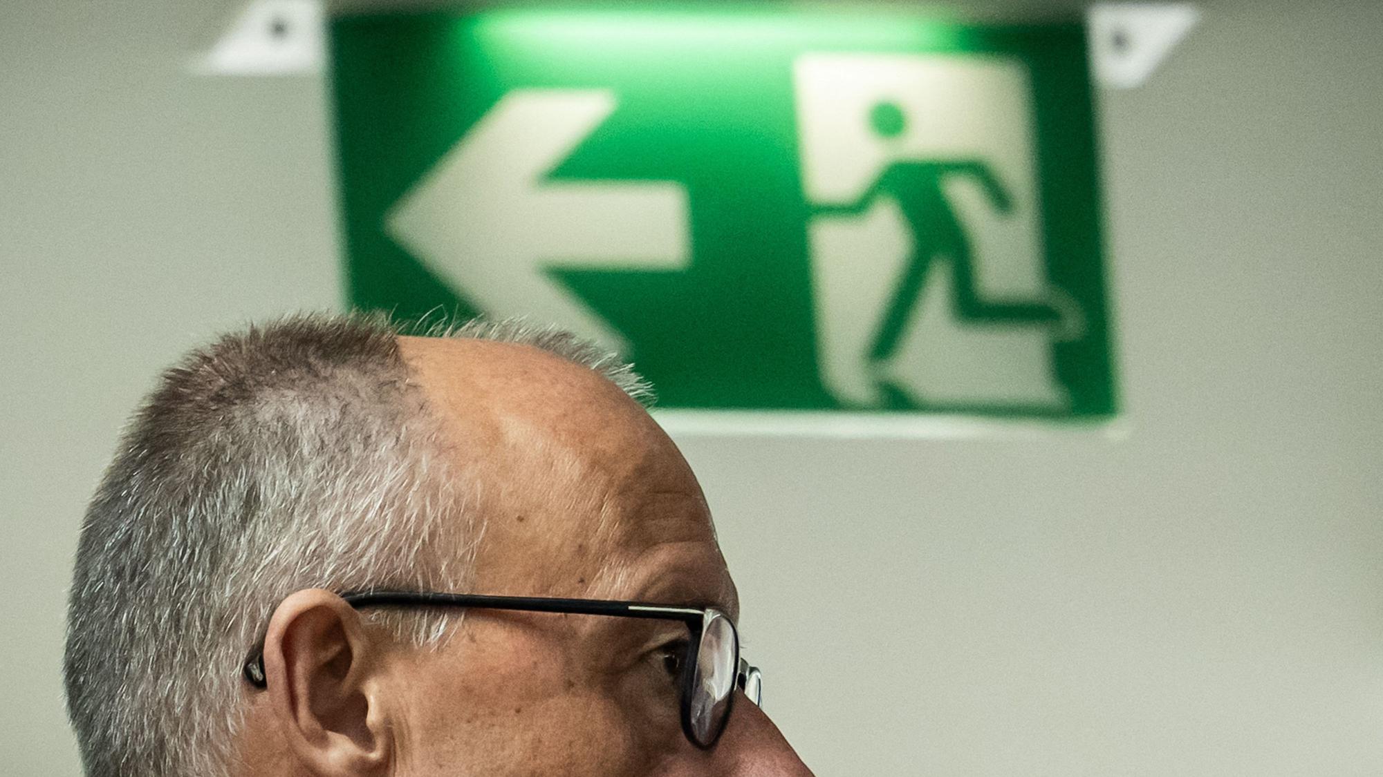 Bundeskanzler Friedrich Merz (CDU) geht nach den Landtagswahlen zur Sitzung des Bundesvorstands im Konrad-Adenauer-Haus.