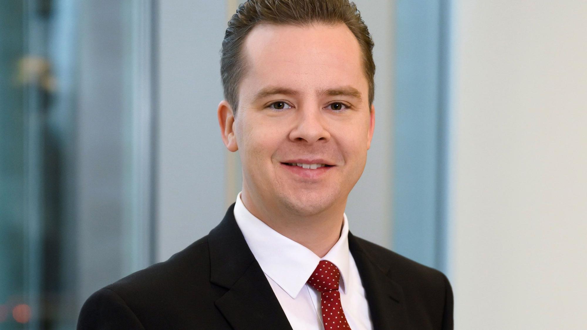 Ein Bild aus dem Jahr 2022: Andreas Stolze als Vorsitzender der Mittelstands- und Wirtschaftsunion Rhein-Sieg (MIT).