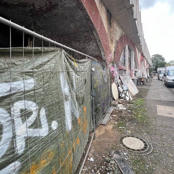 Bahnbögen Ehrenfeld Hüttenstraße im September 2026