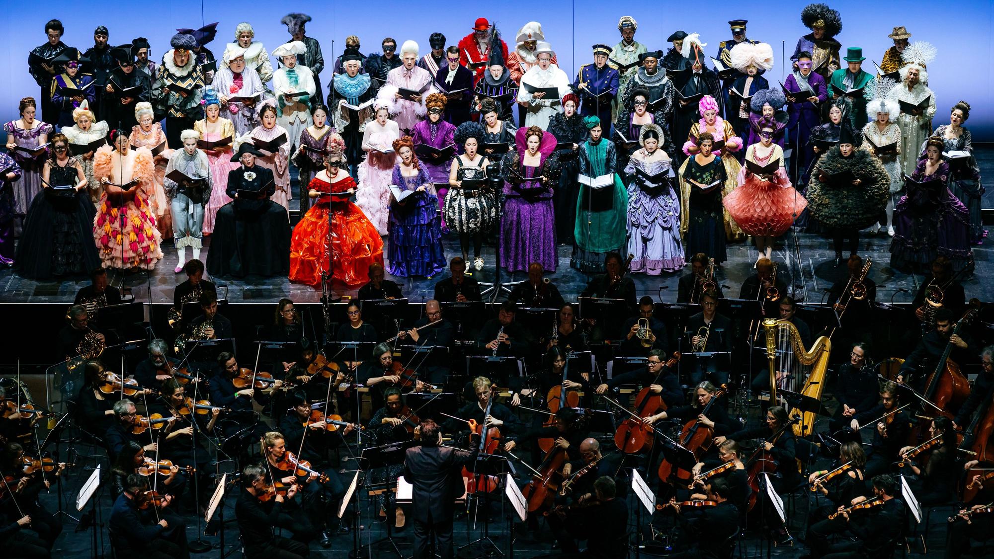 Neustartkonzert mit dem Ensemble der Oper, dem Opernchor, der Band „Kasalla“ und dem Gürzenich-Orchester beim Eröffnungsfest der Bühnen am Sonntag