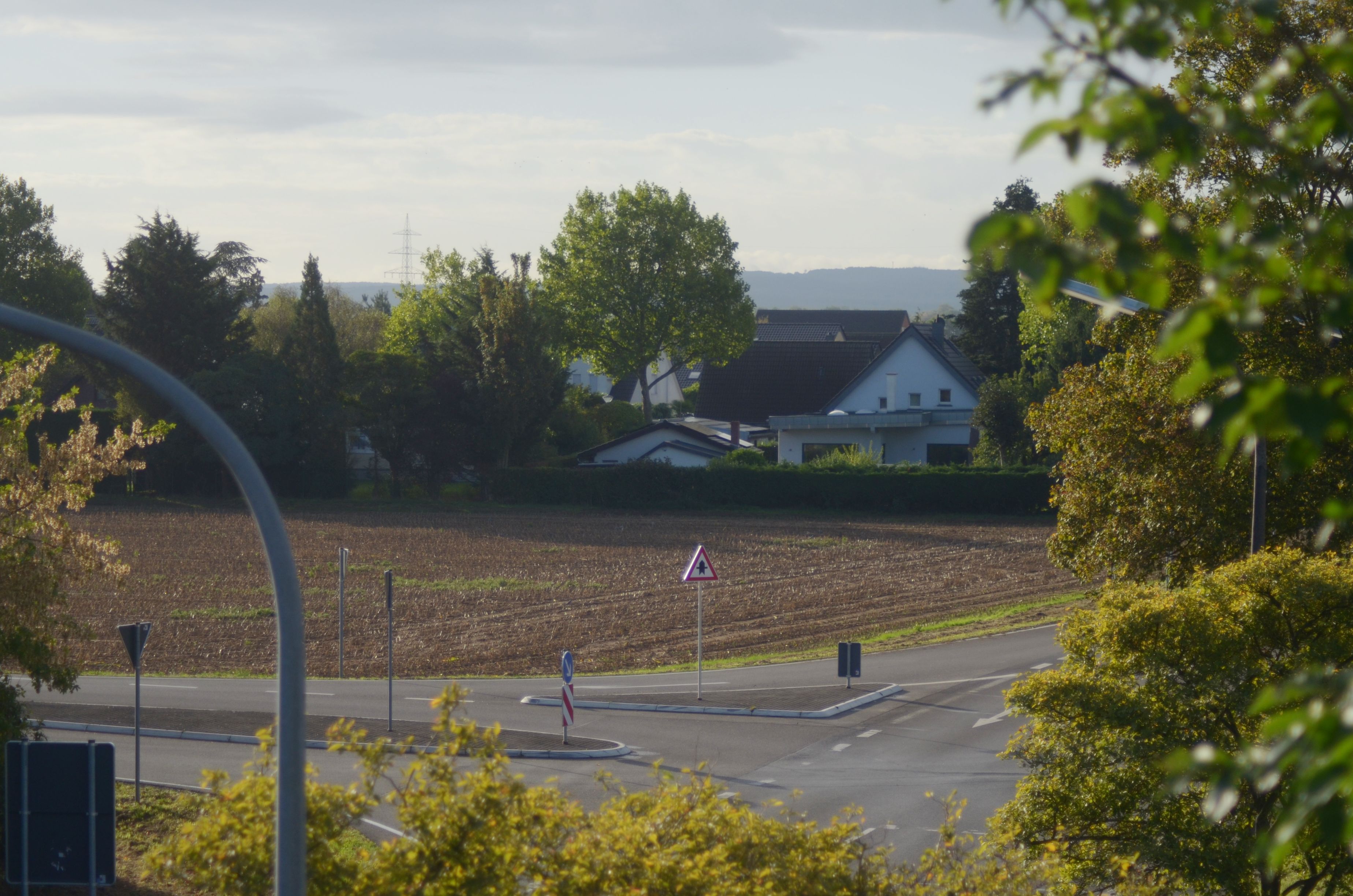 Die Stadt Euskirchen will im zweiten Anlauf die Voraussetzungen schaffen für die Ansiedlung eines Supermarktes am Ortsrand von Kleinbüllesheim.