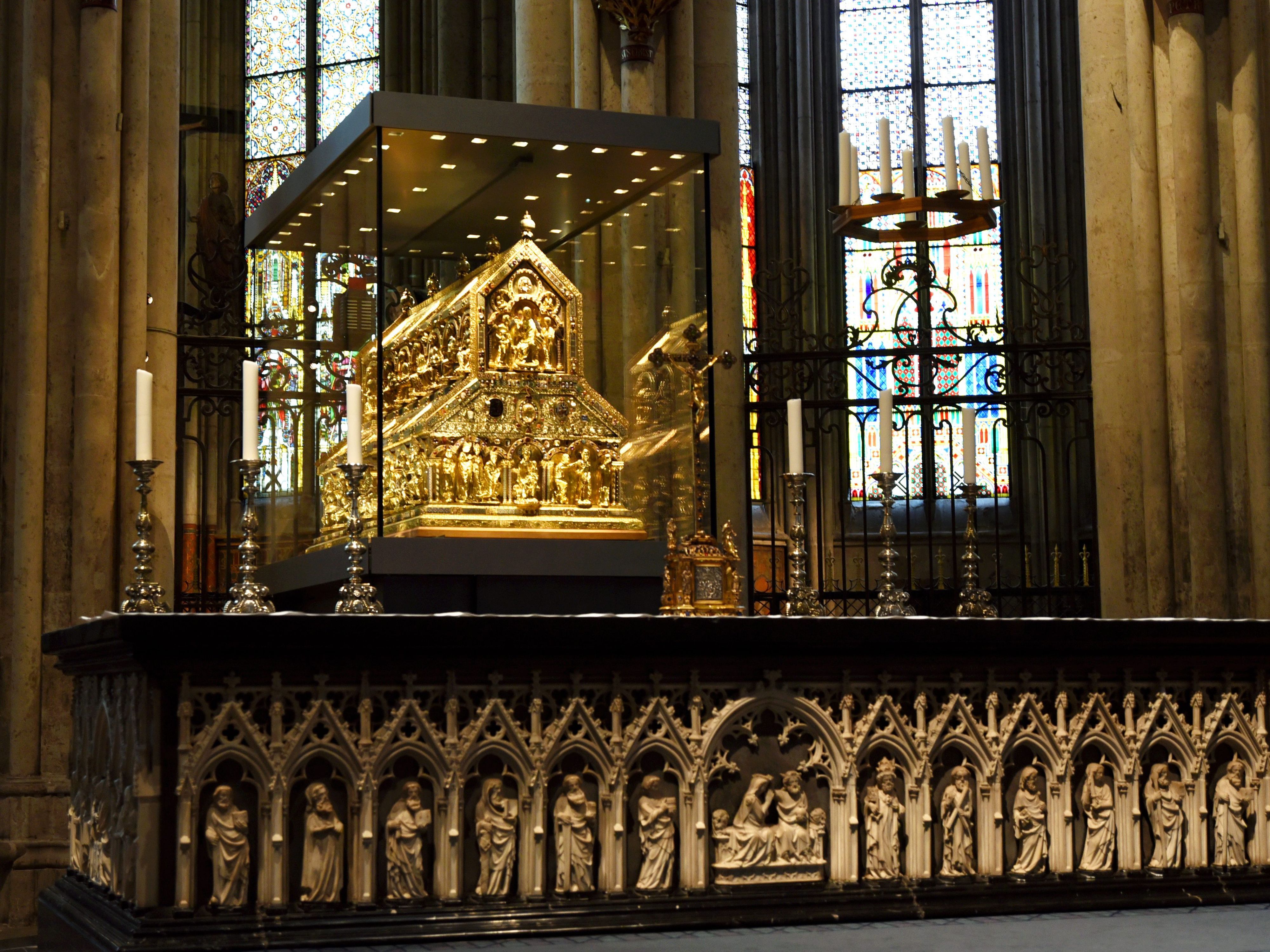 Der Schrein im Kölner Dom, in dem die Gebeine der Heiligen Drei Könige aufbewahrt werden