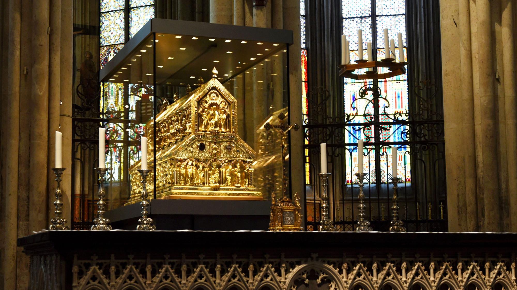 Der Schrein im Kölner Dom, in dem die Gebeine der Heiligen Drei Könige aufbewahrt werden