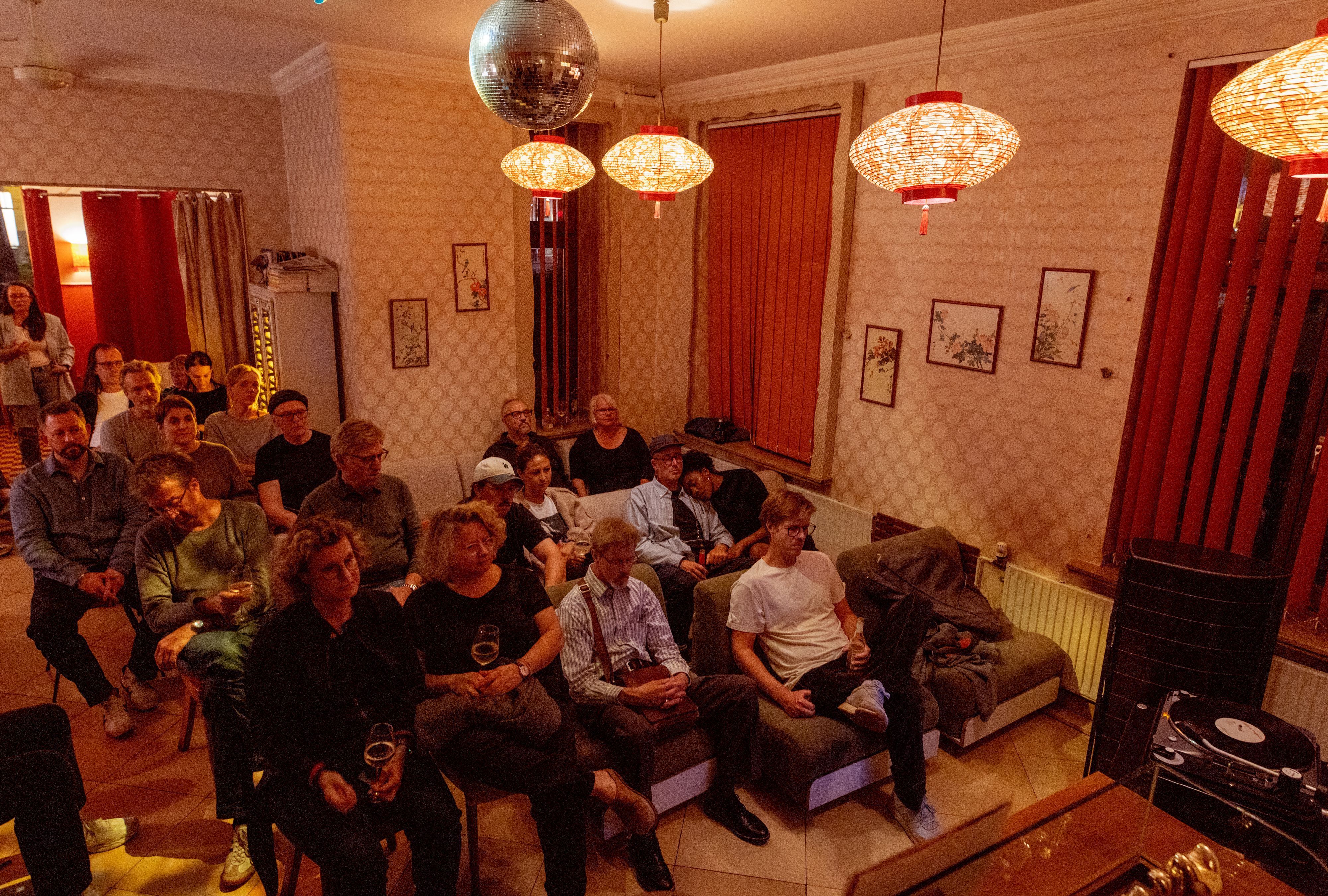 "Slow Listening“-Abend in Café Franck in Neuehrenfeld