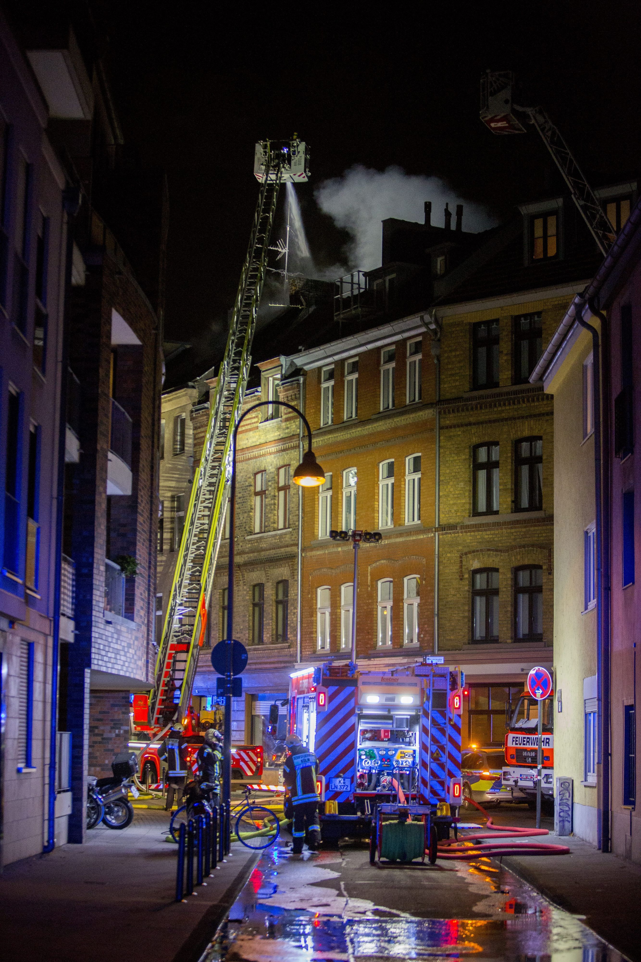 Im Oktober 2018 brannte dieser Altbau in der Straße An St. Magdalenen im Severinsviertel.
