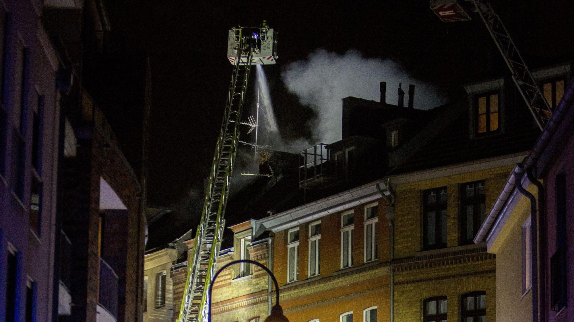 Im Oktober 2018 brannte dieser Altbau in der Straße An St. Magdalenen im Severinsviertel.