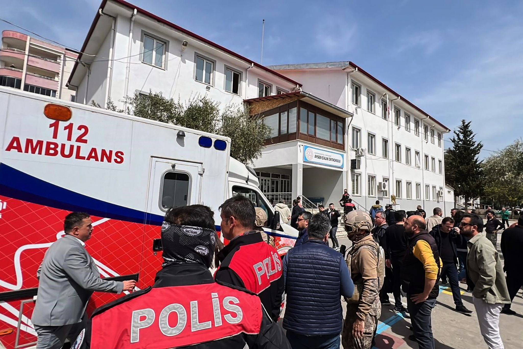 Schüsse nahe Schule