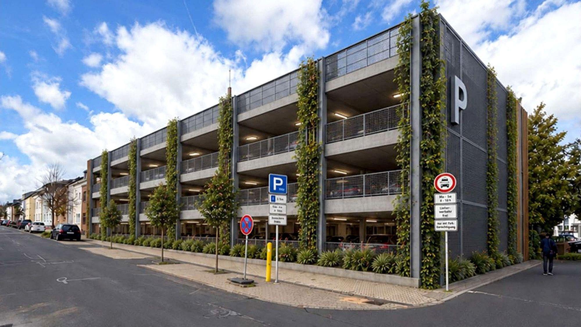 Eine KI-generierte Grafik zeigt ein mögliches Parkhaus an der Bergstraße in Mechernich.