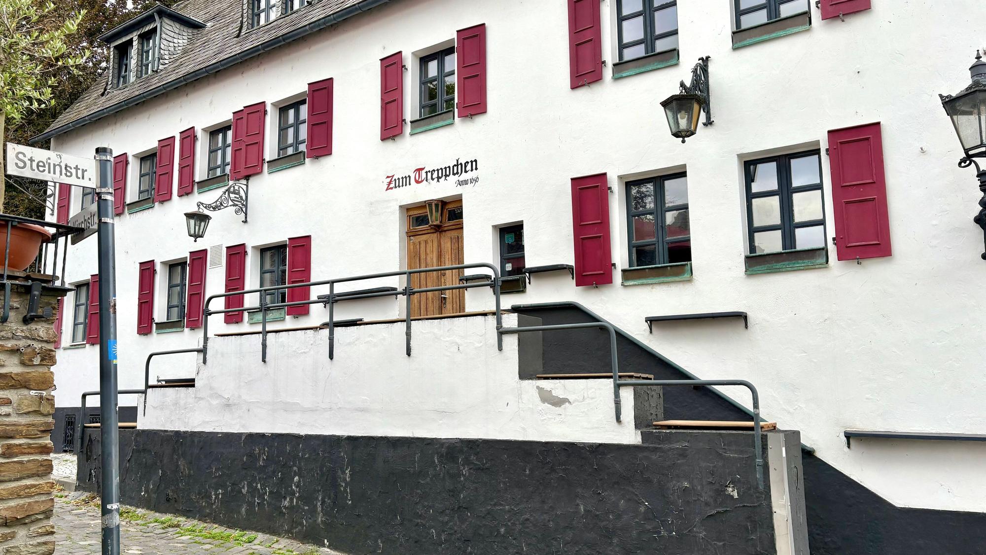 Das Treppchen in Rodenkirchen liegt gleich am Rhein.