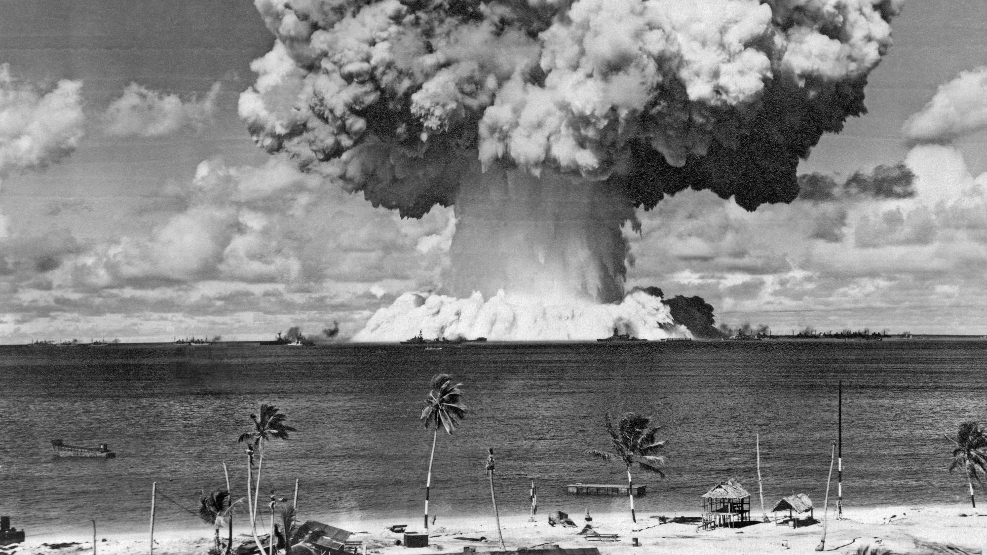 Das Foto zeigt die Explosion einer Atombombe vor dem Bikini-Atoll im Jahr 1946.