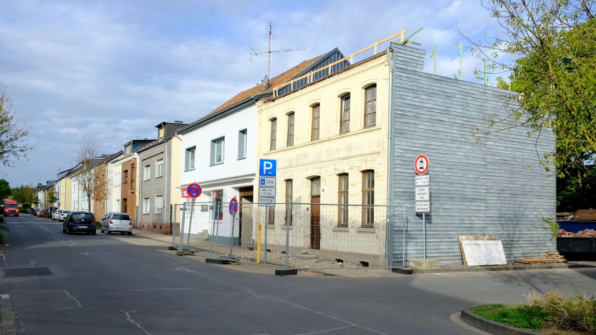 Das Bild zeigt Häuser an der Bergstraße, die abgerissen werden sollen.