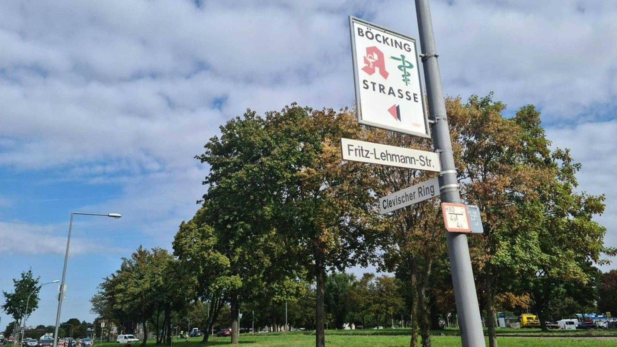 Zu sehen ist das Straßenschild Fritz-Lehmann-Str. in Köln-Mülheim.