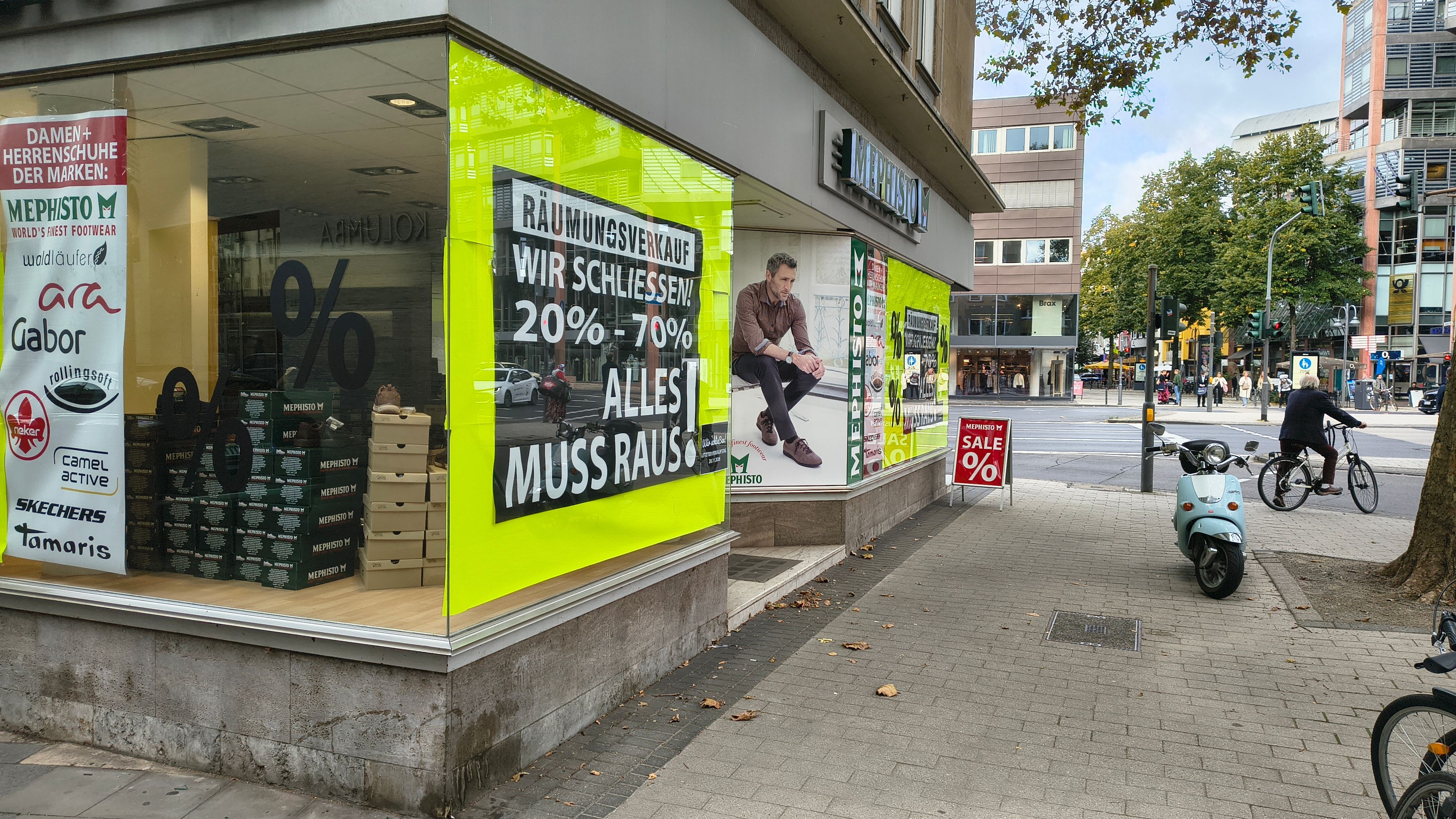 Traditional business closes down: Mephisto shop in Cologne closes at the ...