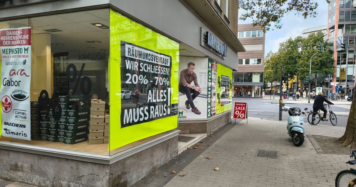 Traditional business closes down: Mephisto shop in Cologne closes at the ...