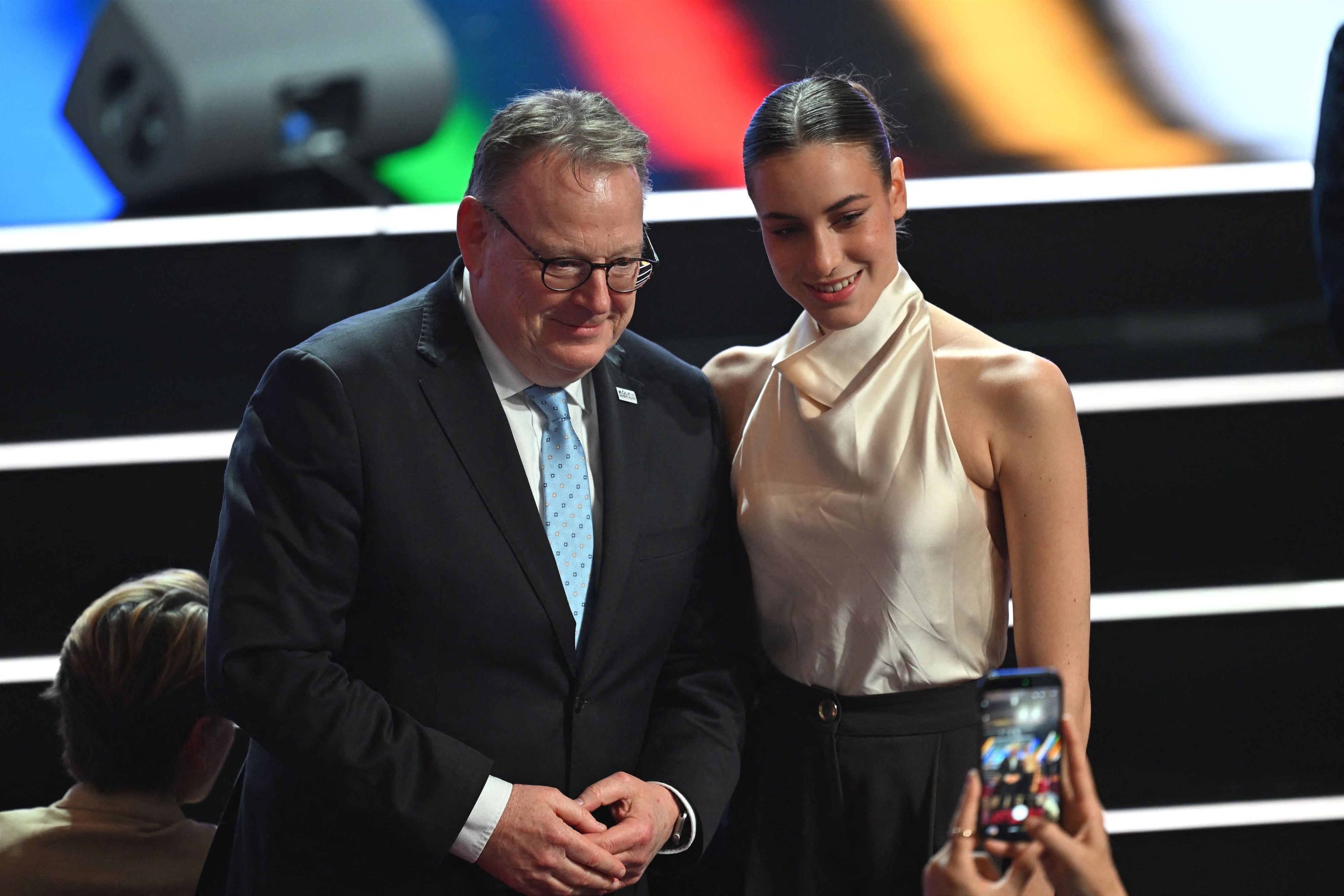Torsten Burmester (SPD), Oberbürgermeister von Köln, zusammen mit Darja Varfolomeev, Olympiasiegerin der rhythmischen Sportgymnastik, in Baden-Baden.