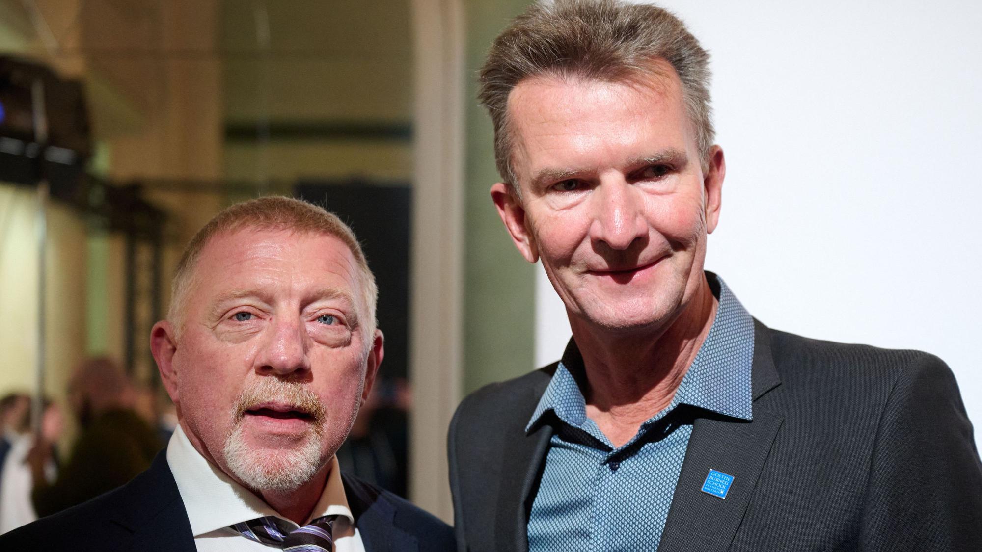 Boris Becker (l.), ehemaliger Tennisspieler und Tennistrainer, und Michael Groß, ehemaliger Schwimm-Olympiasieger, nehmen an der außerordentlichen DOSB-Mitgliederversammlung teil.