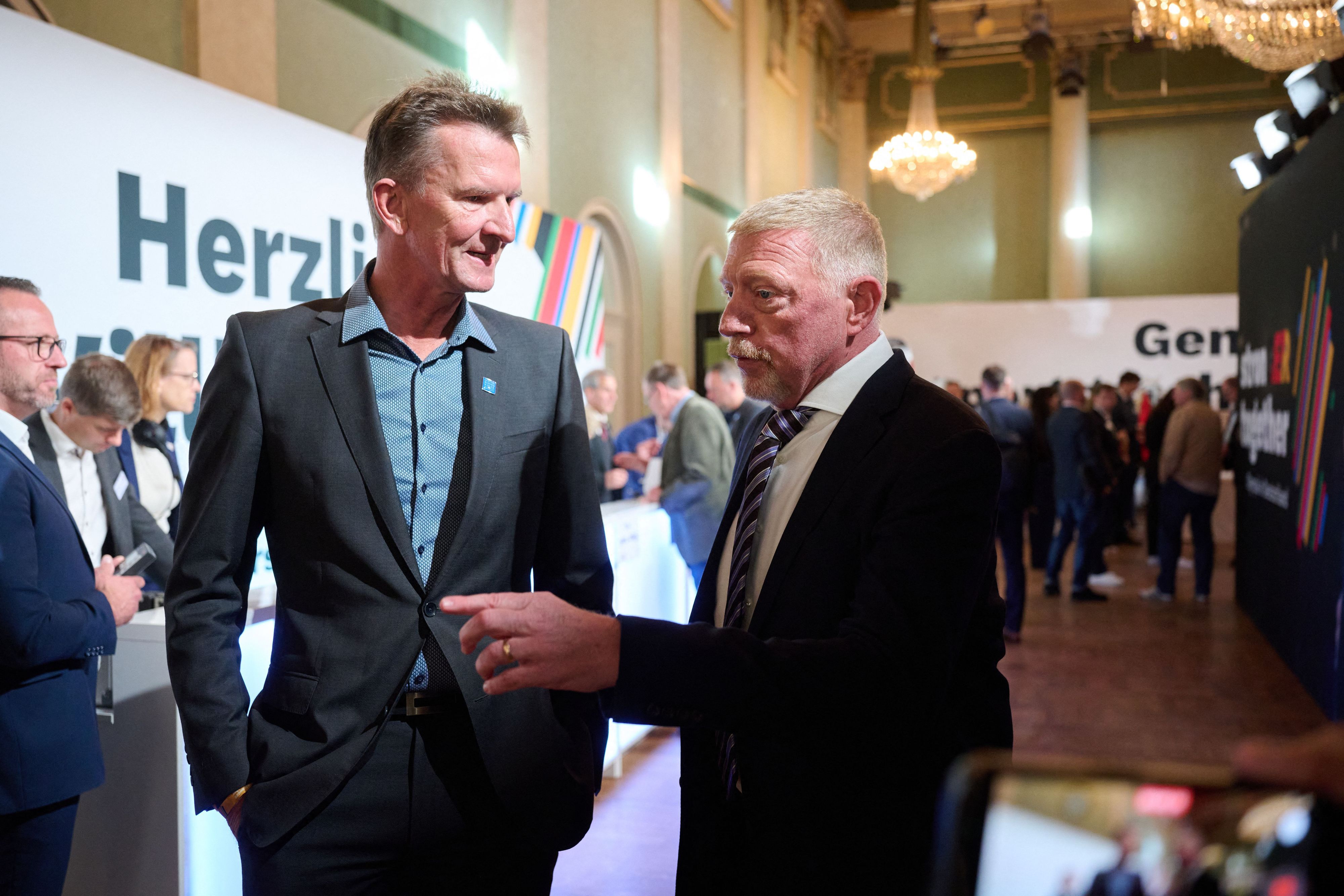 Olympiasieger im Tennis-Doppel und im Schwimmen: Boris Becker (r.) und Michael Groß zu Gast beim Olympia-Entscheid in Baden-Baden.