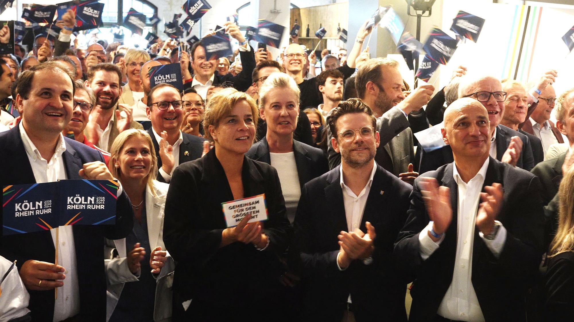 Freudige Erwartung vor der Entscheidung in Köln. Nachdem München als Sieger verkündet feststand, leerte sich das Sport & Olympia Museum schnell.