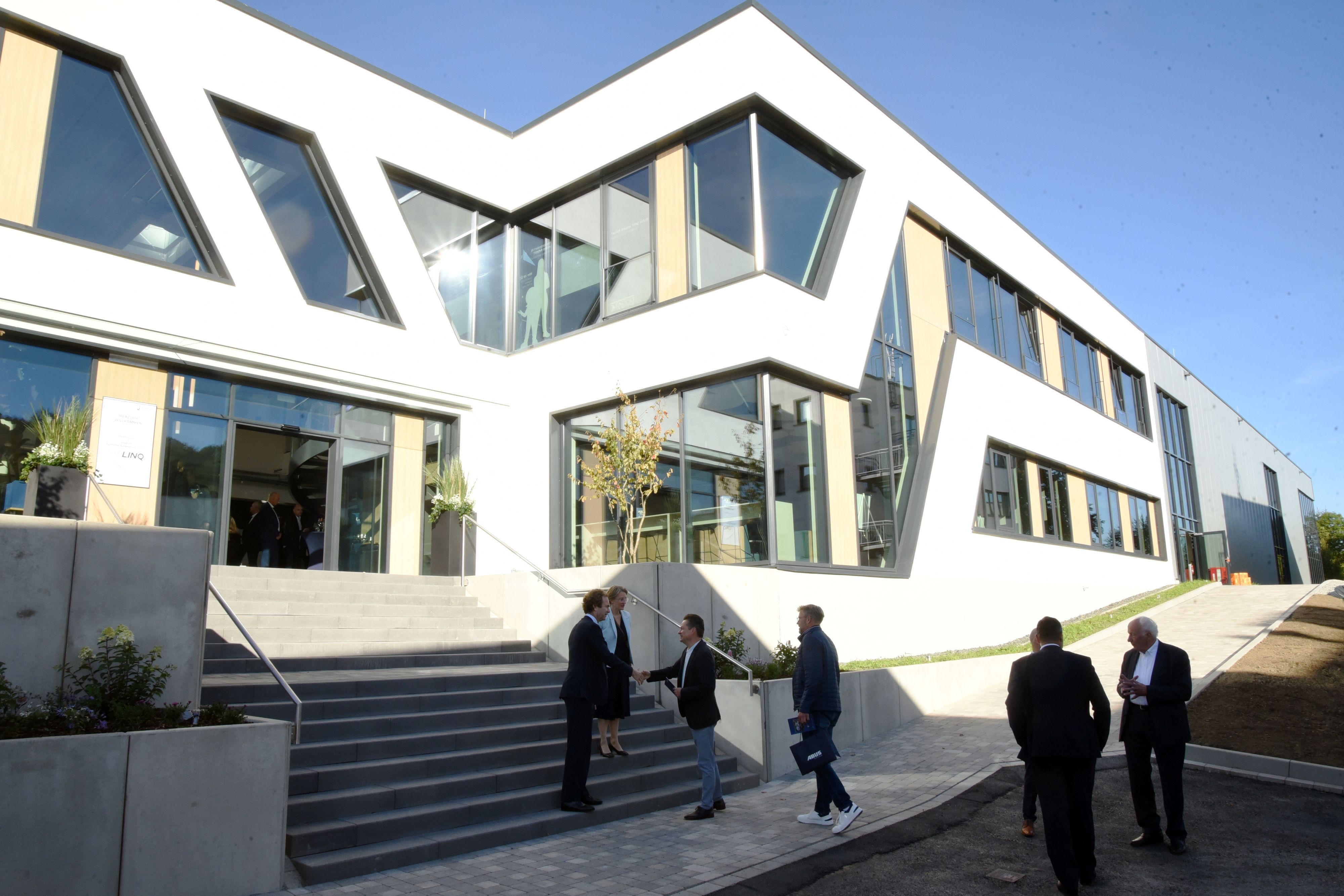 Ein modernes Gebäude.