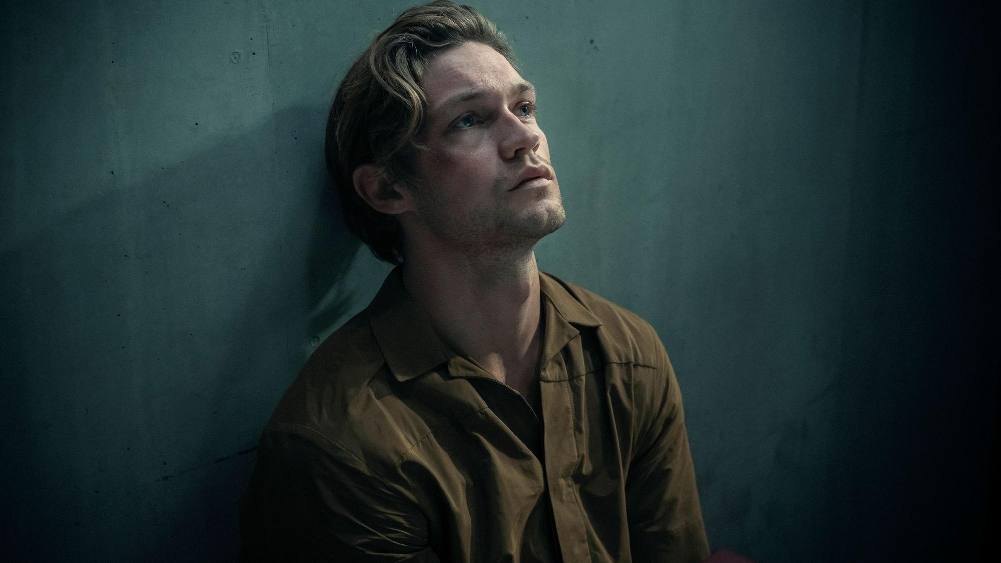Damian Hardung spielt im Film Corpus Delicti neben Hannah Herzsprung die Rolle des Moritz Holl.