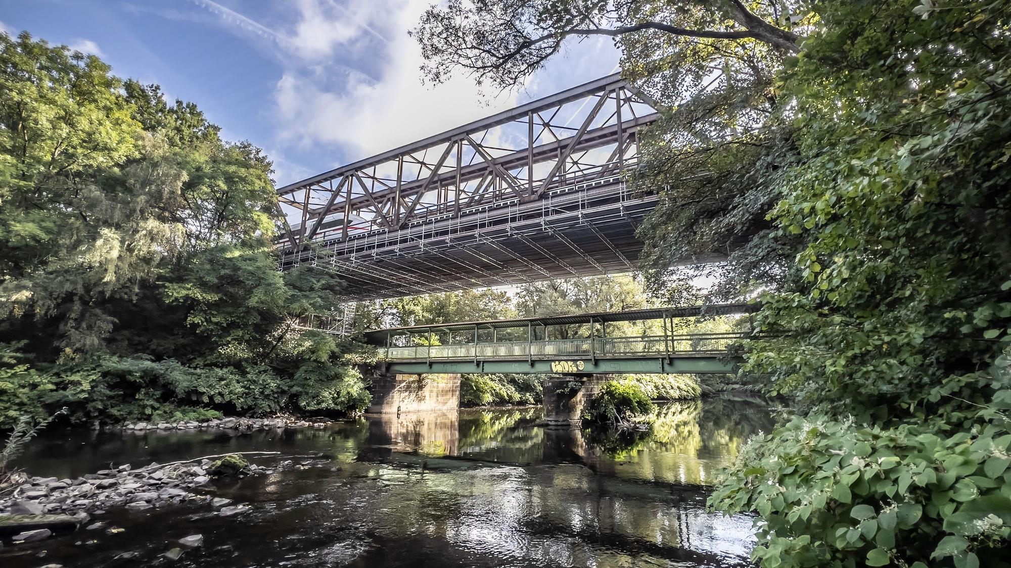 Defekte Bahnbrücke über die Wupper in Opladen. Strecke: Opladen-leichlingen-Wuppertal. Bild: Ralf Krieger