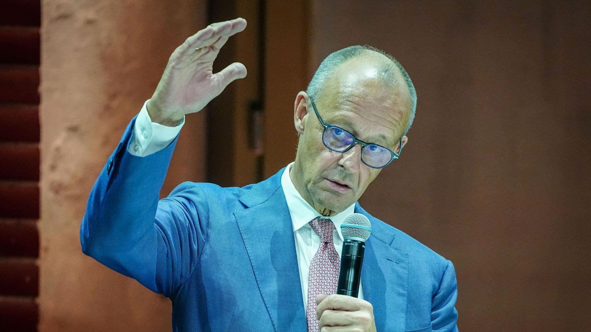 Die Umfragewerte für Bundeskanzler Friedrich Merz (CDU) sind weiterhin schlecht.