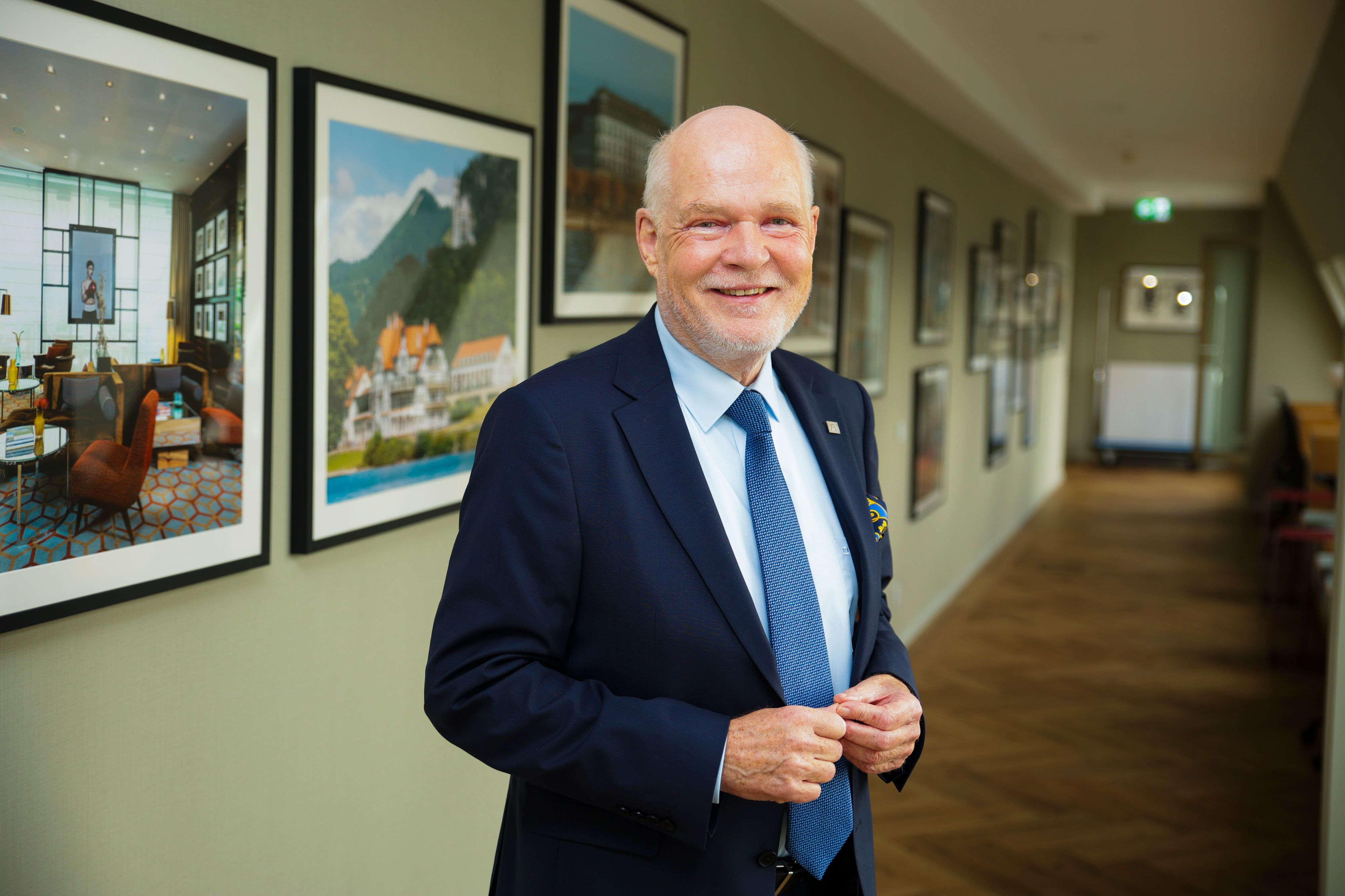 Thomas Althoff (Manager der Althoff Hotelgruppe)von der Althoff Beratungs-und Betreuungsgesellschaft mbH in den neuen Büroräumen.