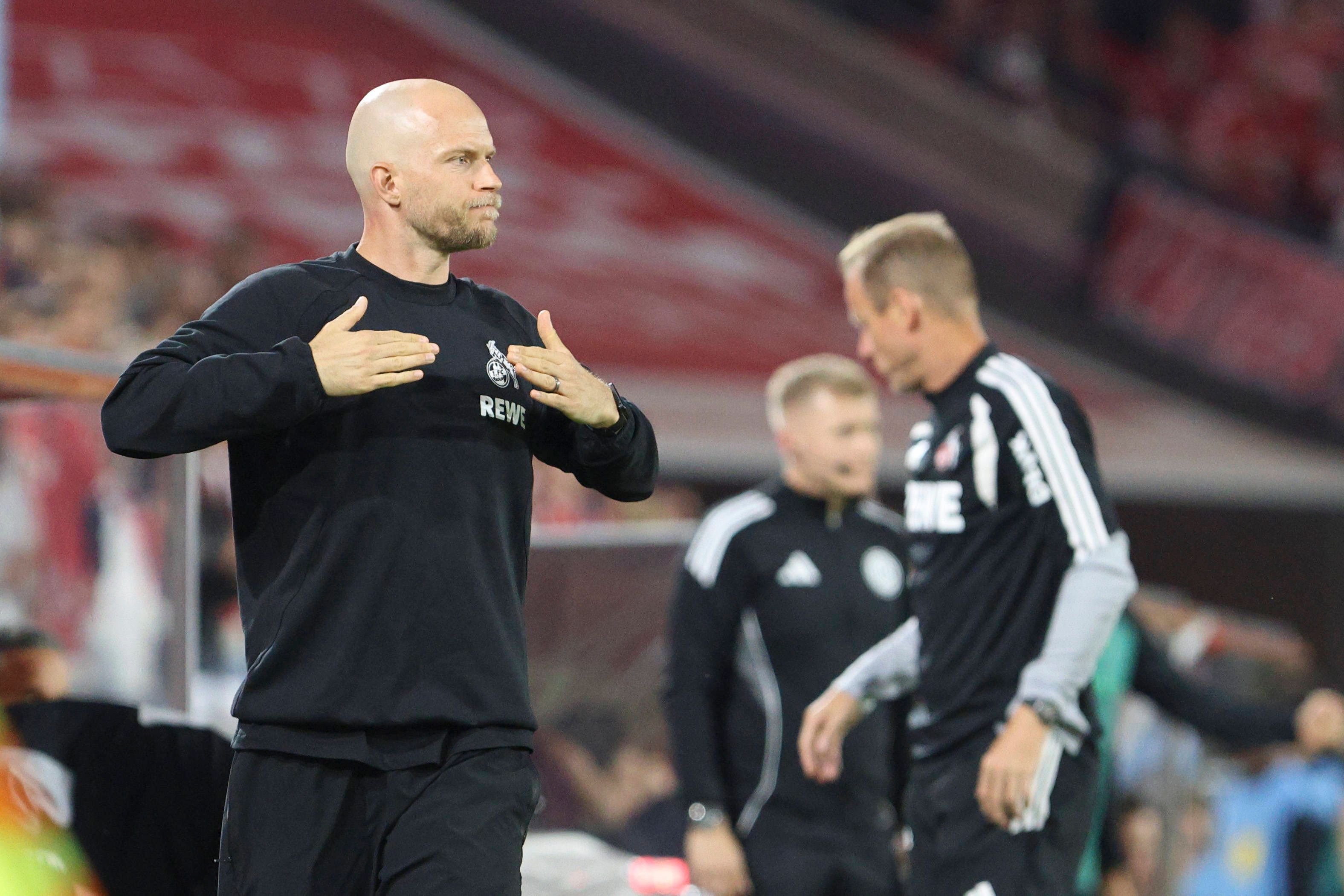 René Wagner geht mit einer breiten Brust ins Derby – der Trainer des 1. FC Köln muss sich derzeit nicht um seinen Job sorgen.