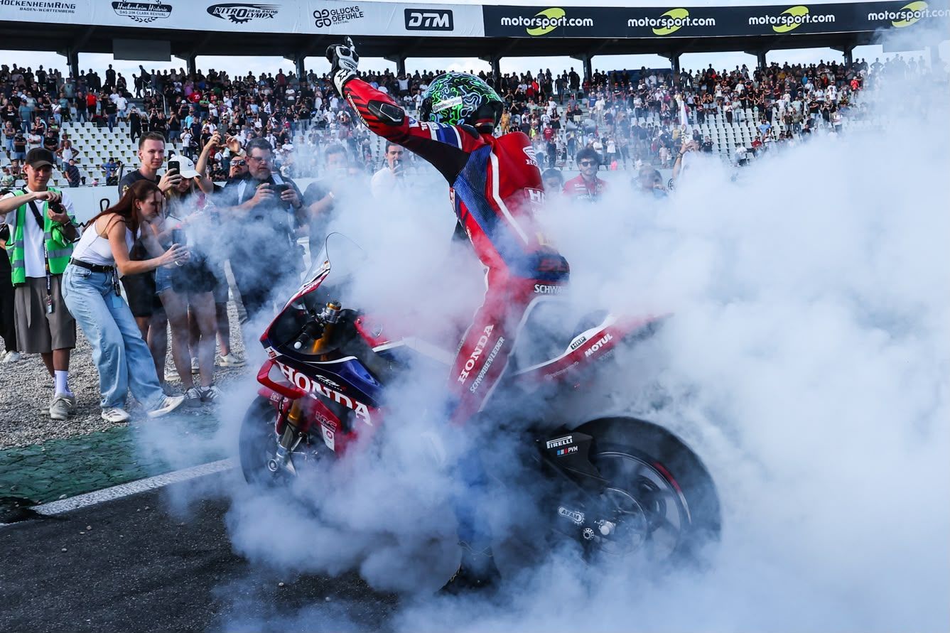 Florian Alt lim Qualm beim Burnout.