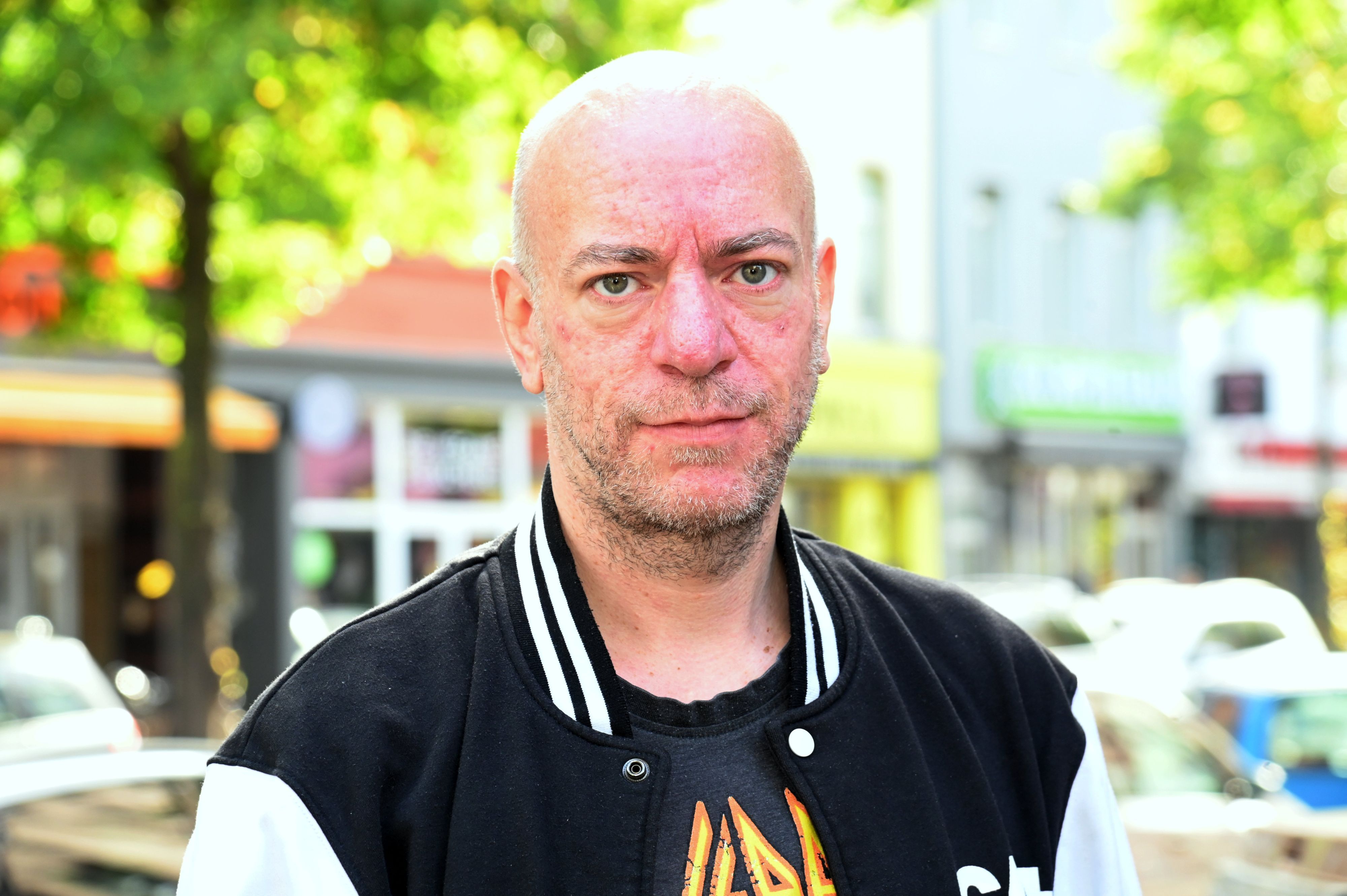 Treffen mit Schauspieler Kais Setti, Maxwell Richter und Gewerkschaftler Beka Bediana.