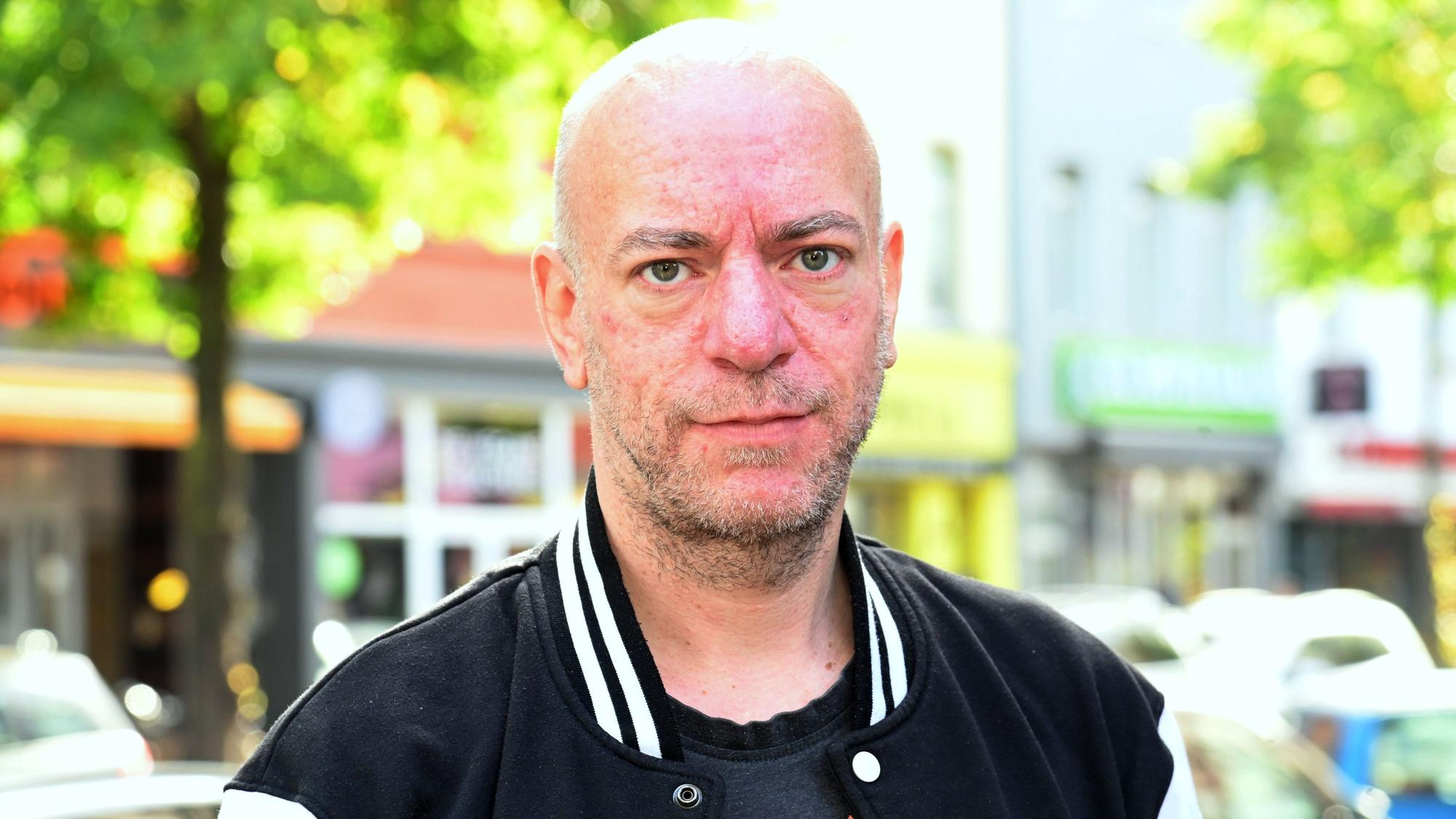 Treffen mit Schauspieler Kais Setti, Maxwell Richter und Gewerkschaftler Beka Bediana.