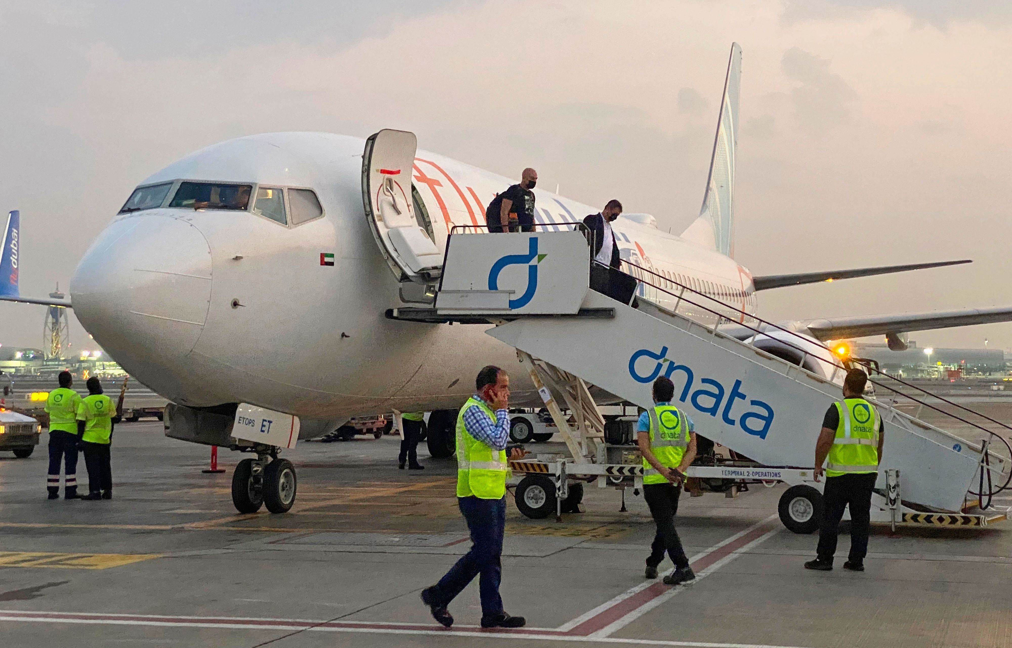 Ein Flugzeug auf dem Weg von den Vereinigten Arabischen Emiraten nach Tel Aviv hat nach israelischen Medienberichten ein Notfallsignal gesendet. (Symbolbild)