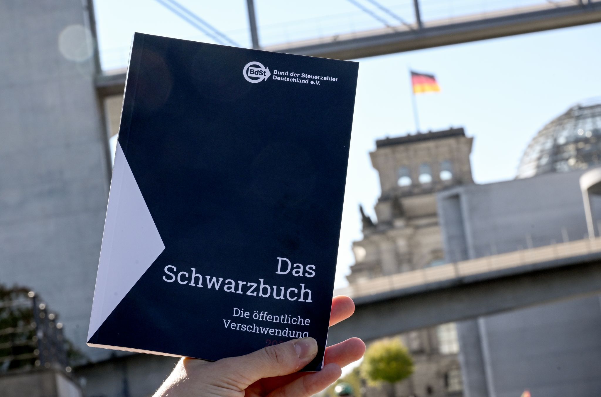 Bund der Steuerzahler stellt das „Schwarzbuch 2026/27“ vor
