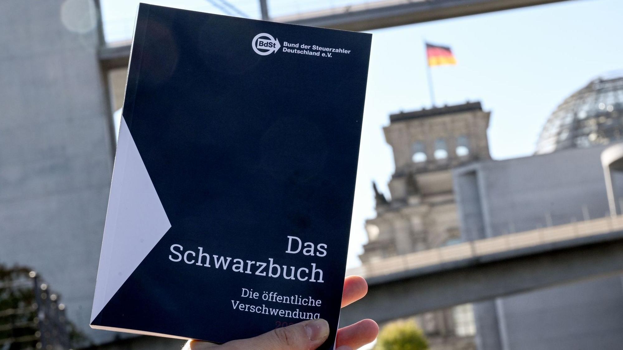Bund der Steuerzahler stellt das „Schwarzbuch 2026/27“ vor
