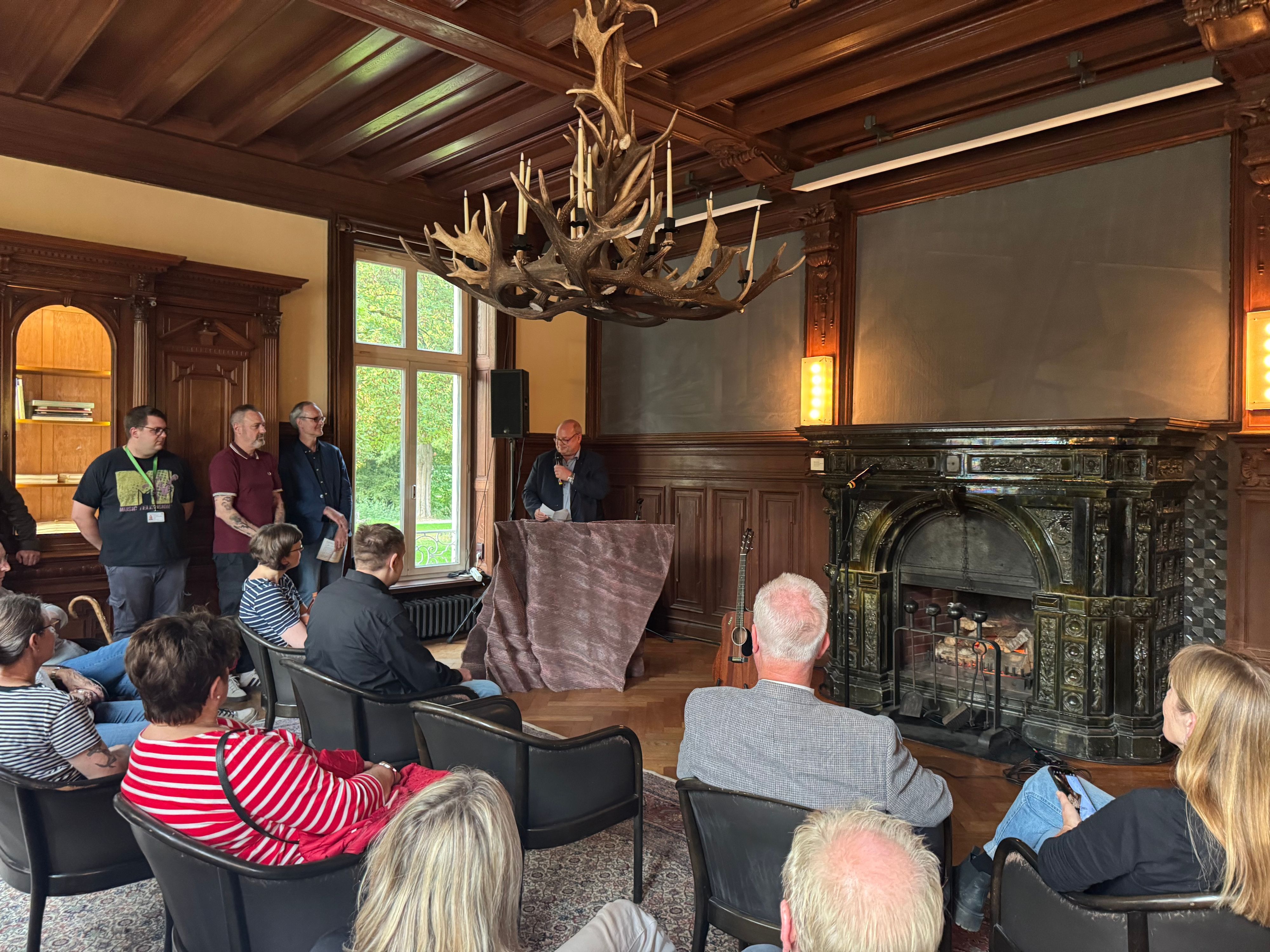 Die Eröffnung der Kunstnacht im Jagdzimmer von Schloss Morsbroich