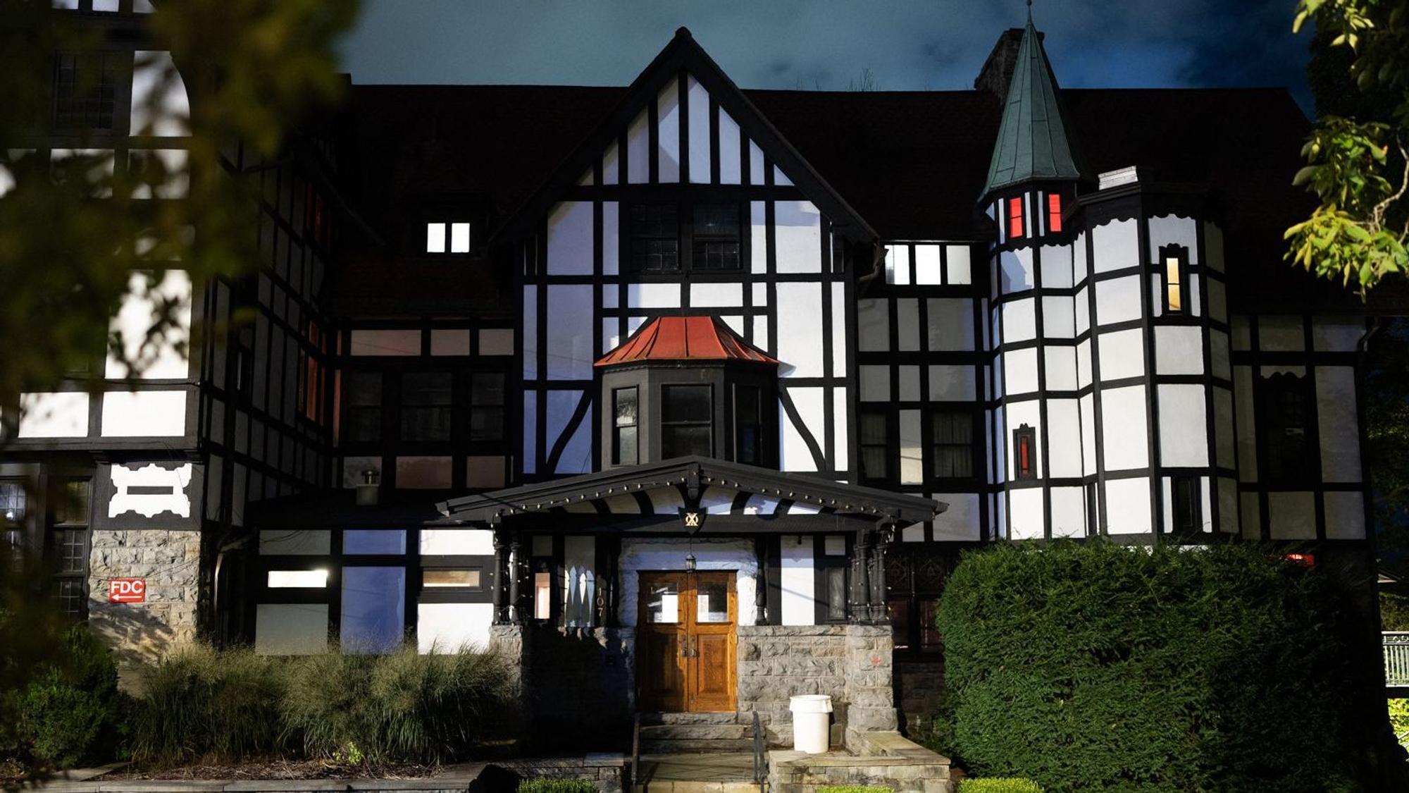 Das Haus der Studentenverbindung „Chi Phi“ auf dem Campus der Cornell-University in Ithaca, New York.