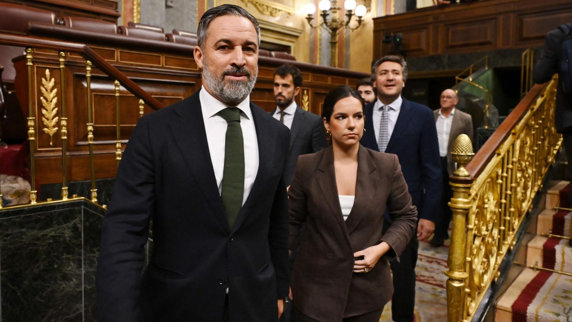 Der Vox-Chef Santiago Abascal nimmt in Madrid an einer Parlamentsabstimmung über zwei umstrittene Maßnahmen der spanischen Regierung zur Wohnungsmarktpolitik teil.
