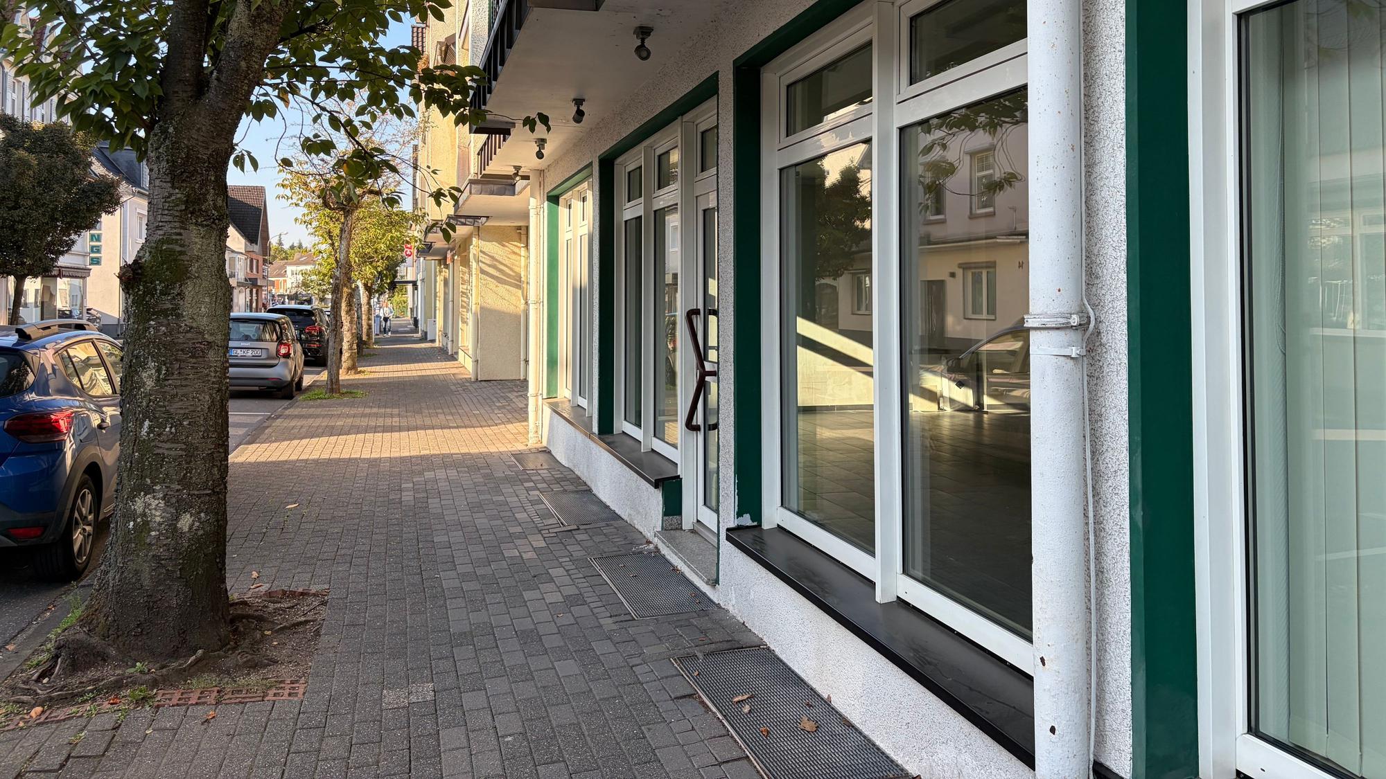 Leerstand an der Kirchstraße: In den Räumen hatte mal ein Küchenstudio seine Heimat.