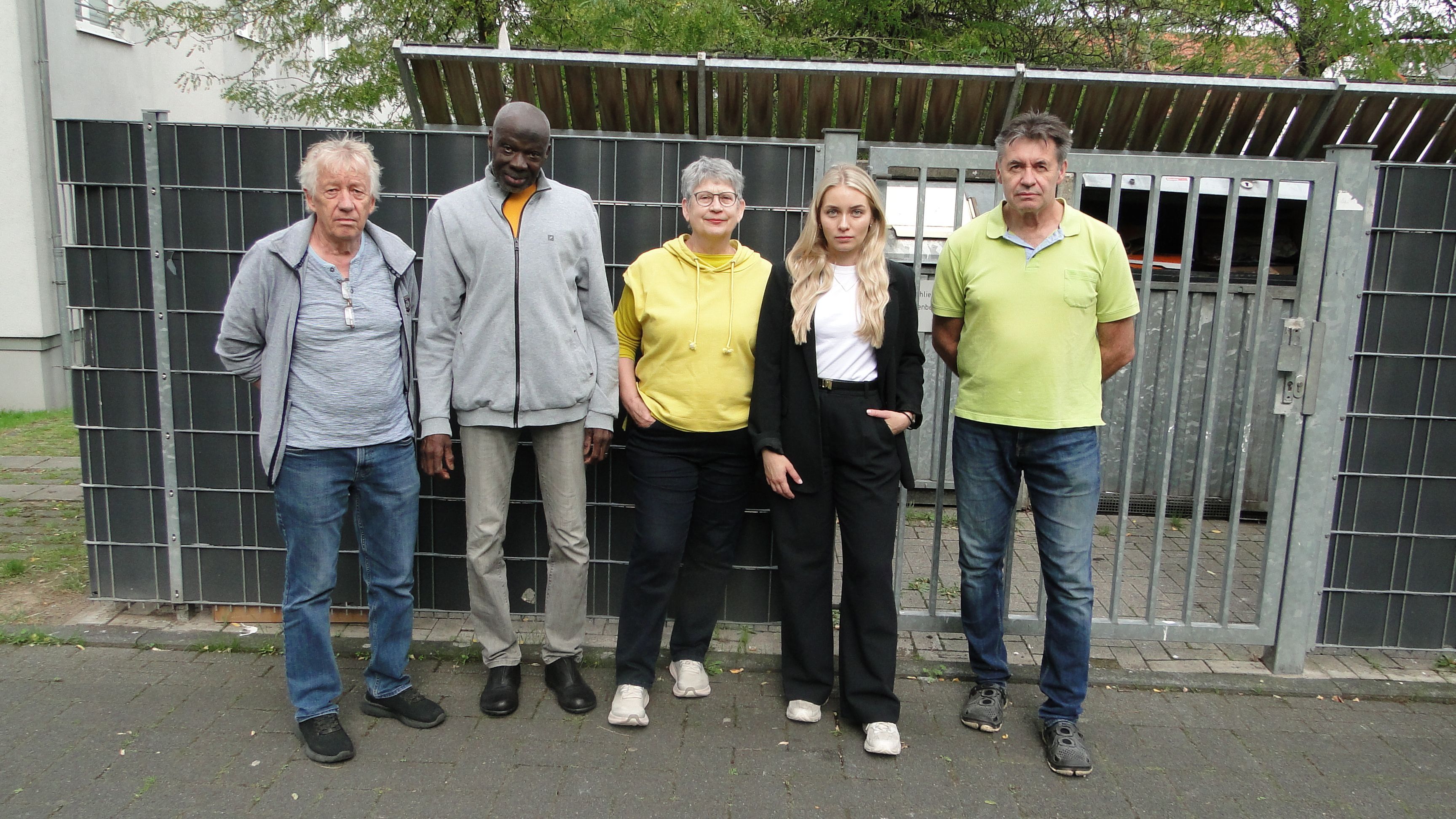 Ungepflegte Mülltonnen, Ratten in Fallen, betroffene Nachbarn