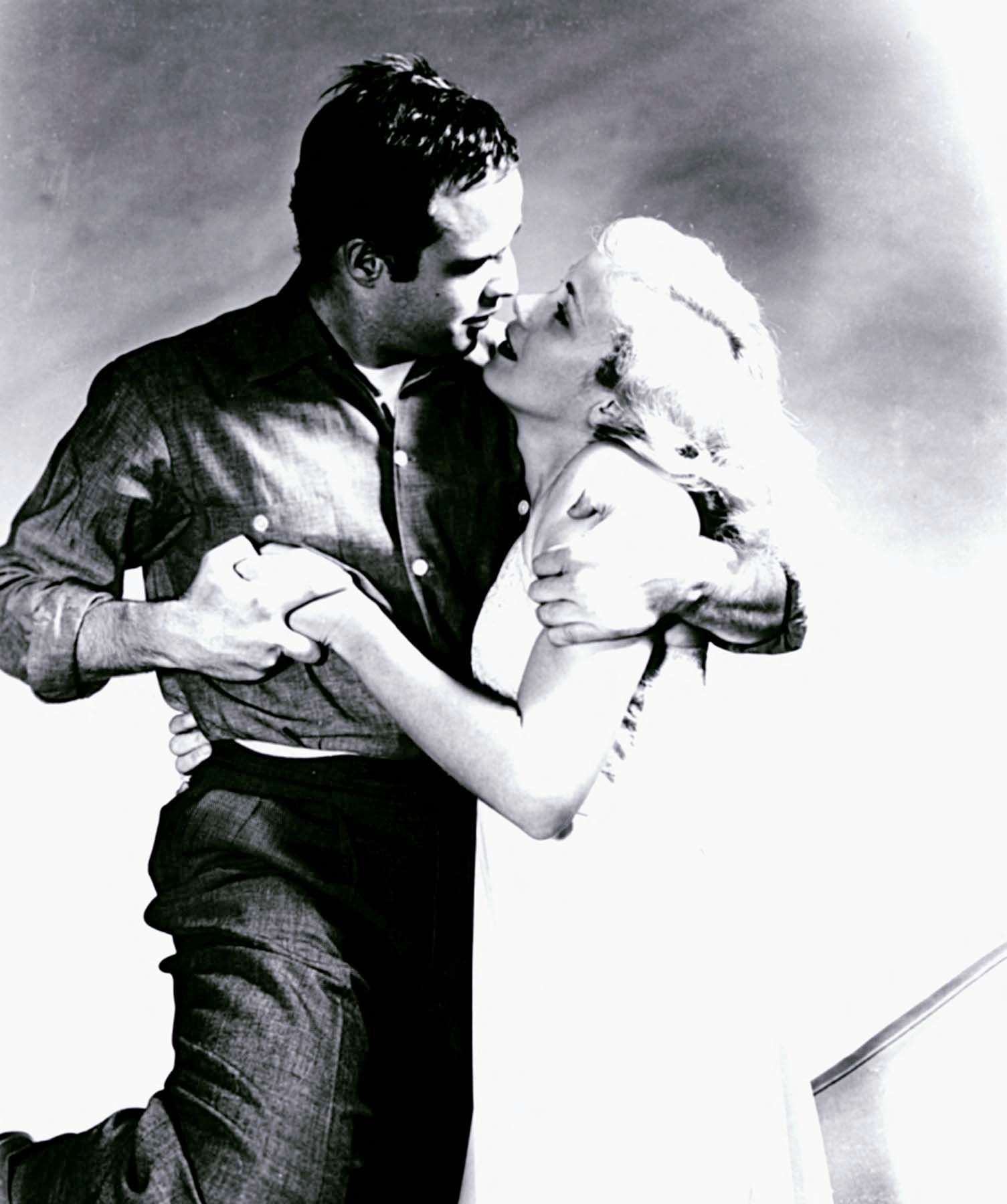 Marlon Brando (l.) und Eva Marie Saint im Filmklassiker „Die Faust im Nacken“.