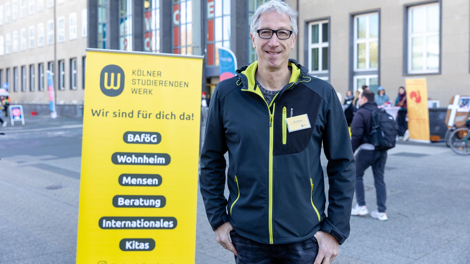 07.04.2025
Köln:
Erstsemestertag:
Das Sommersemester an der Universtität zu Köln ist gestartet: So blicken neue Studierende auf Köln.
Klaus Wilsberg von Kölner Studierenden Werk
Foto: Martina Goyert