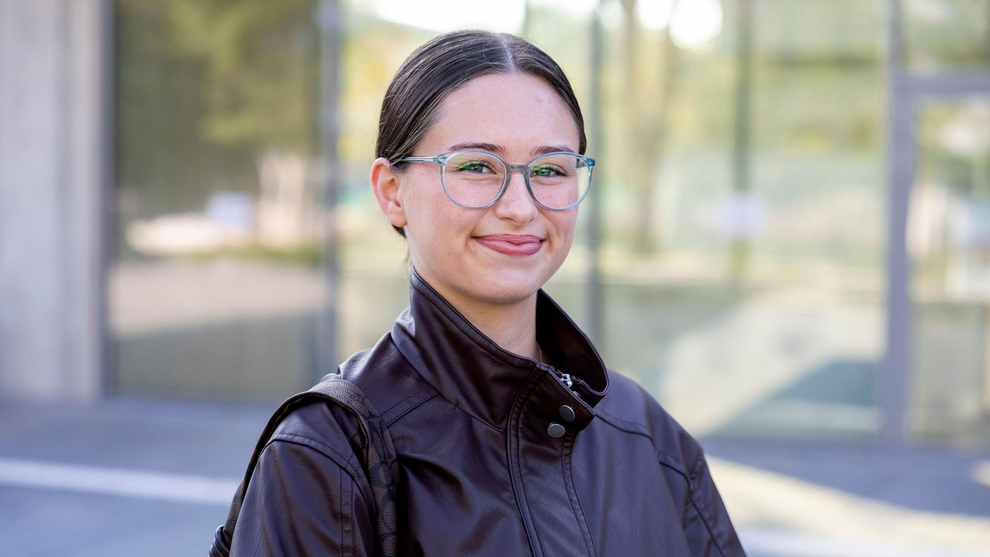 Jessica Wolf fängt im Wintersemester mit dem Lehramtsstudium Spanisch und Russisch an. Sie ist 19 Jahre alt und kommt aus Rheinbach.