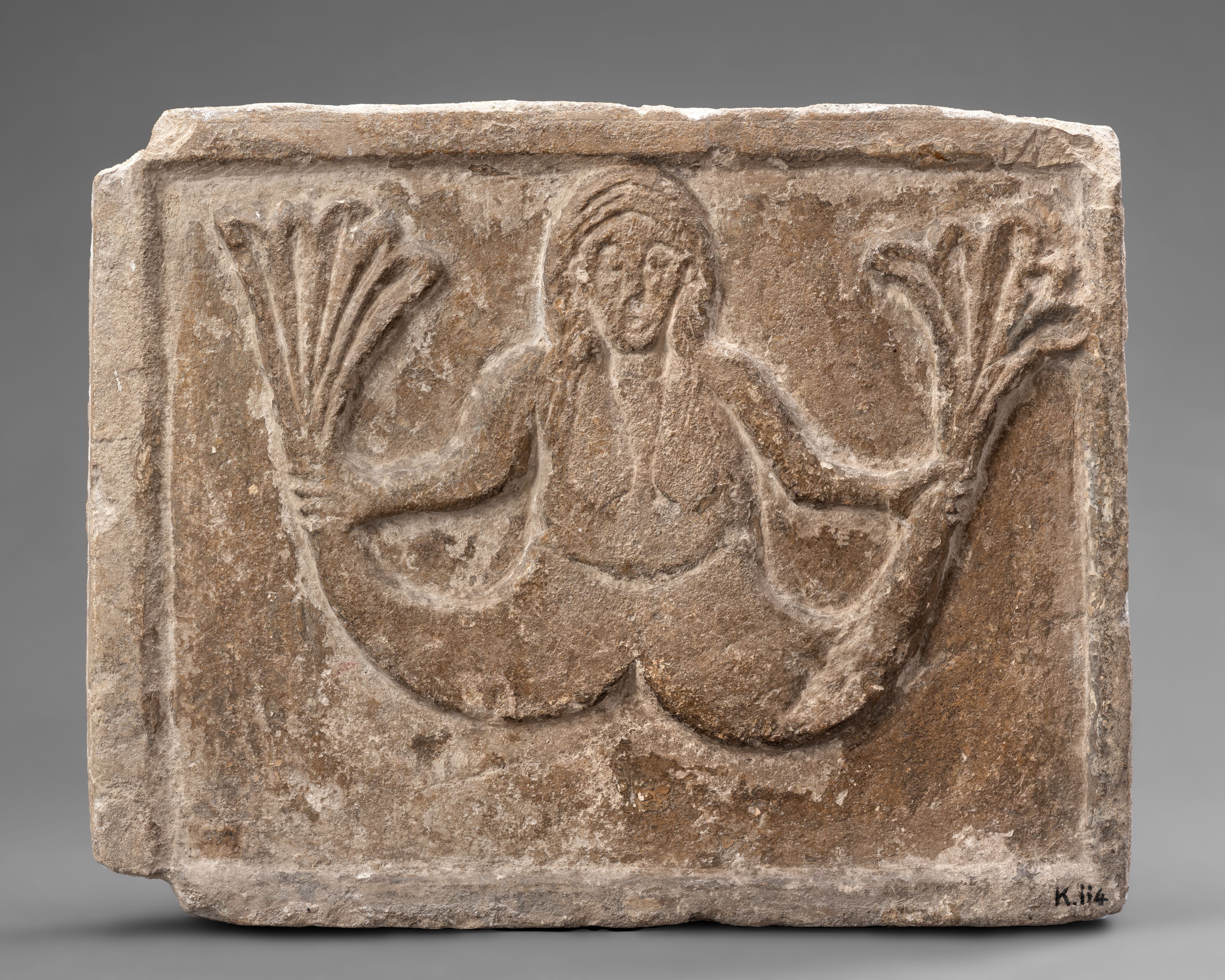 Relief mit Meerjungfrau (Sirene) aus St. Severin, um 1100. Köln, Museum Schnütgen.