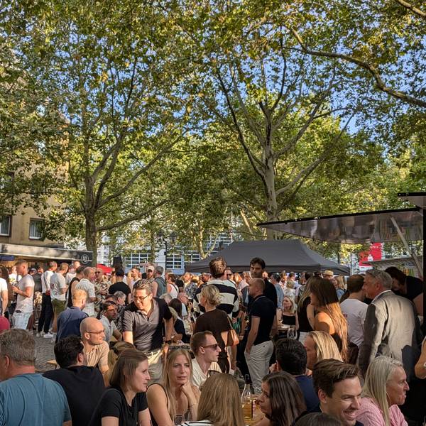 Der Feierabendmarkt auf dem Rudolfplatz im August.