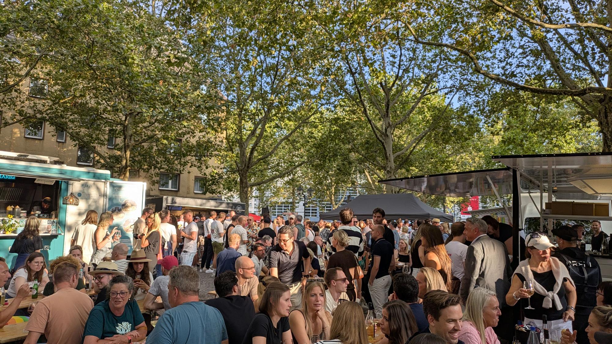 Der Feierabendmarkt auf dem Rudolfplatz im August.