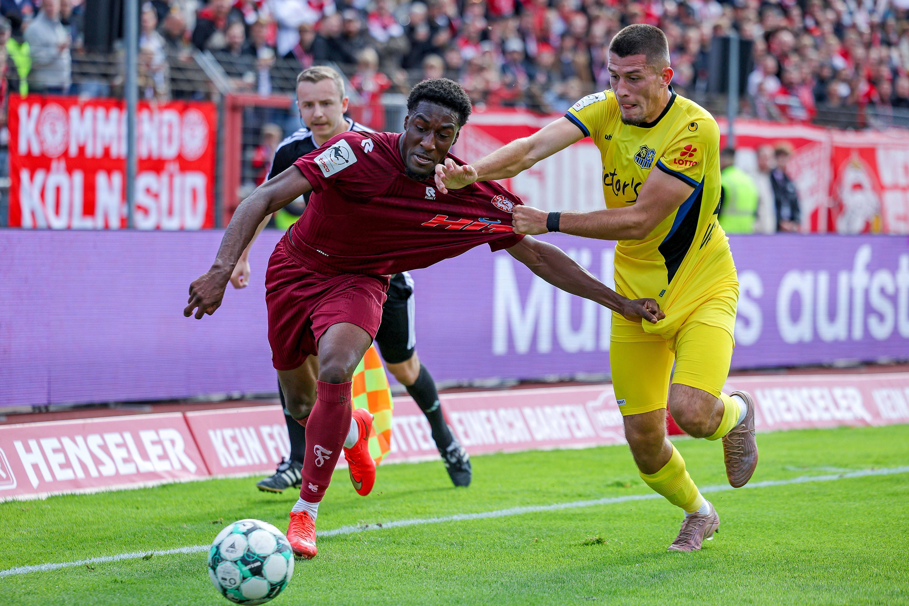 10.10.2026, xsefx, Fußball, SC Fortuna Köln - 1. FC Saarbrücken, 3.Liga, Südstation, 8. Spieltag, Saison 2026 2027: Romeo Aigbekaen Fortuna Koeln 30 im Zweikampf gegen Mladen Cvjetinovic 1. FC Saarbrücken 21 DFB regulations prohibit any use of photographs as image sequences and or quasi-video. Nordrhein-Westfalen Deutschland *** October 10, 2026, xsefx, Soccer, SC Fortuna Köln vs. 1 FC Saarbrücken, 3rd Division, Südstation, Matchday 8, 20262027 Season Romeo Aigbekaen Fortuna Cologne 30 in a tackle against Mladen Cvjetinovic 1. FC Saarbrücken 21 DFB regulations prohibit any use of photographs as image sequences and/or quasi-video North Rhine-Westphalia, Germany