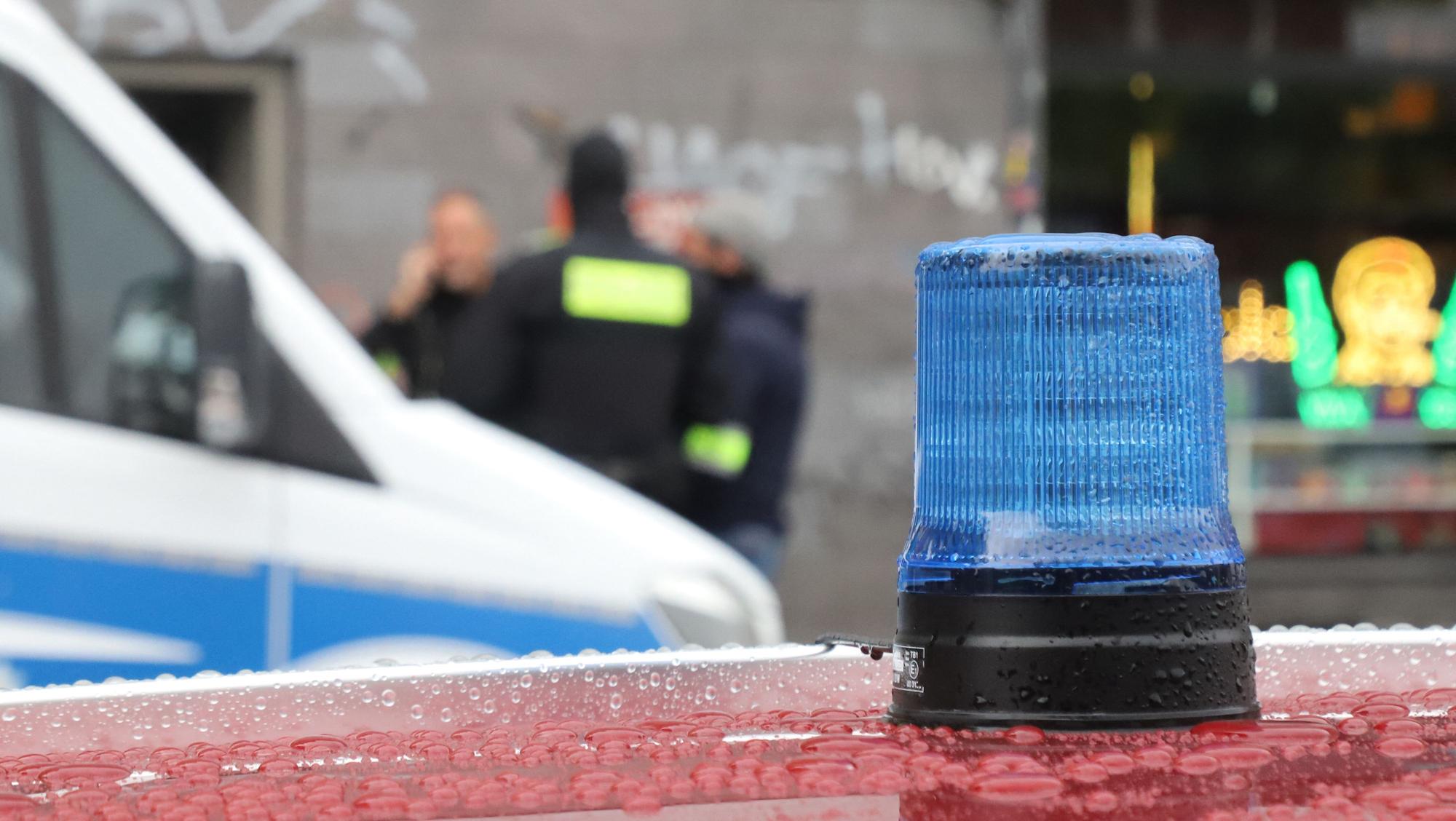 Polizisten bei einem Einsatz. (Archivbild)