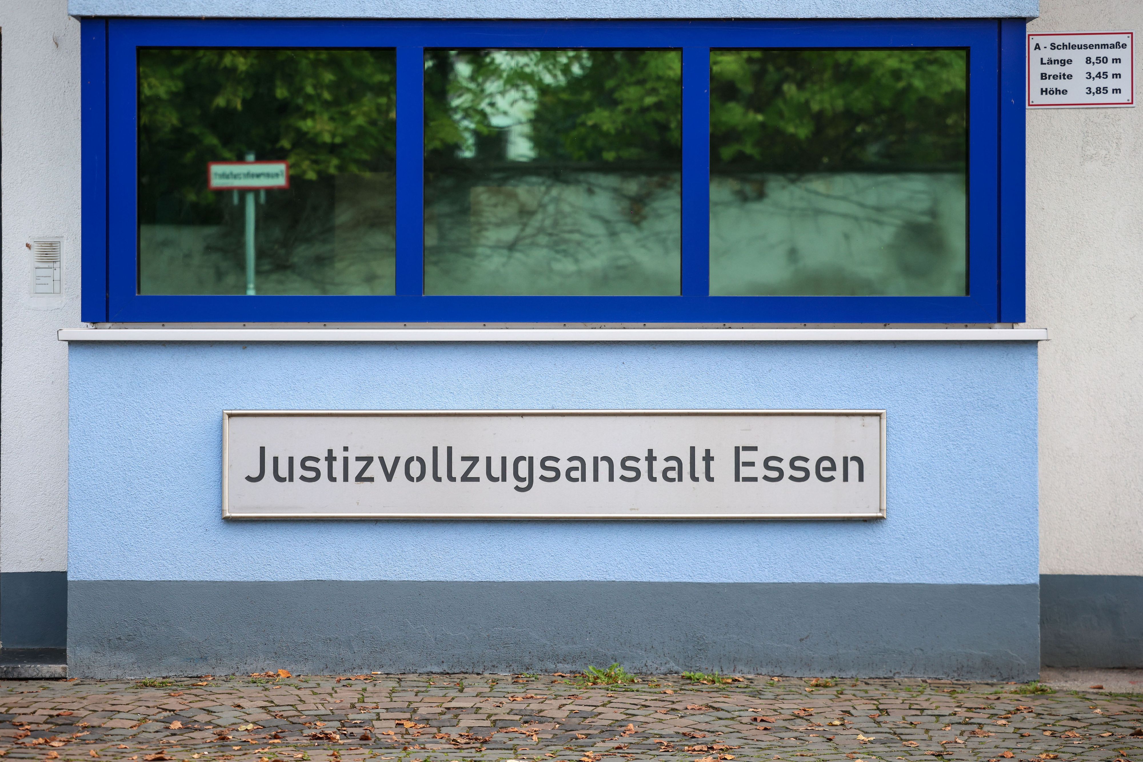 Die Justizvollzugsanstalt (JVA) Essen an der Krawehlstraße, Außenansicht.