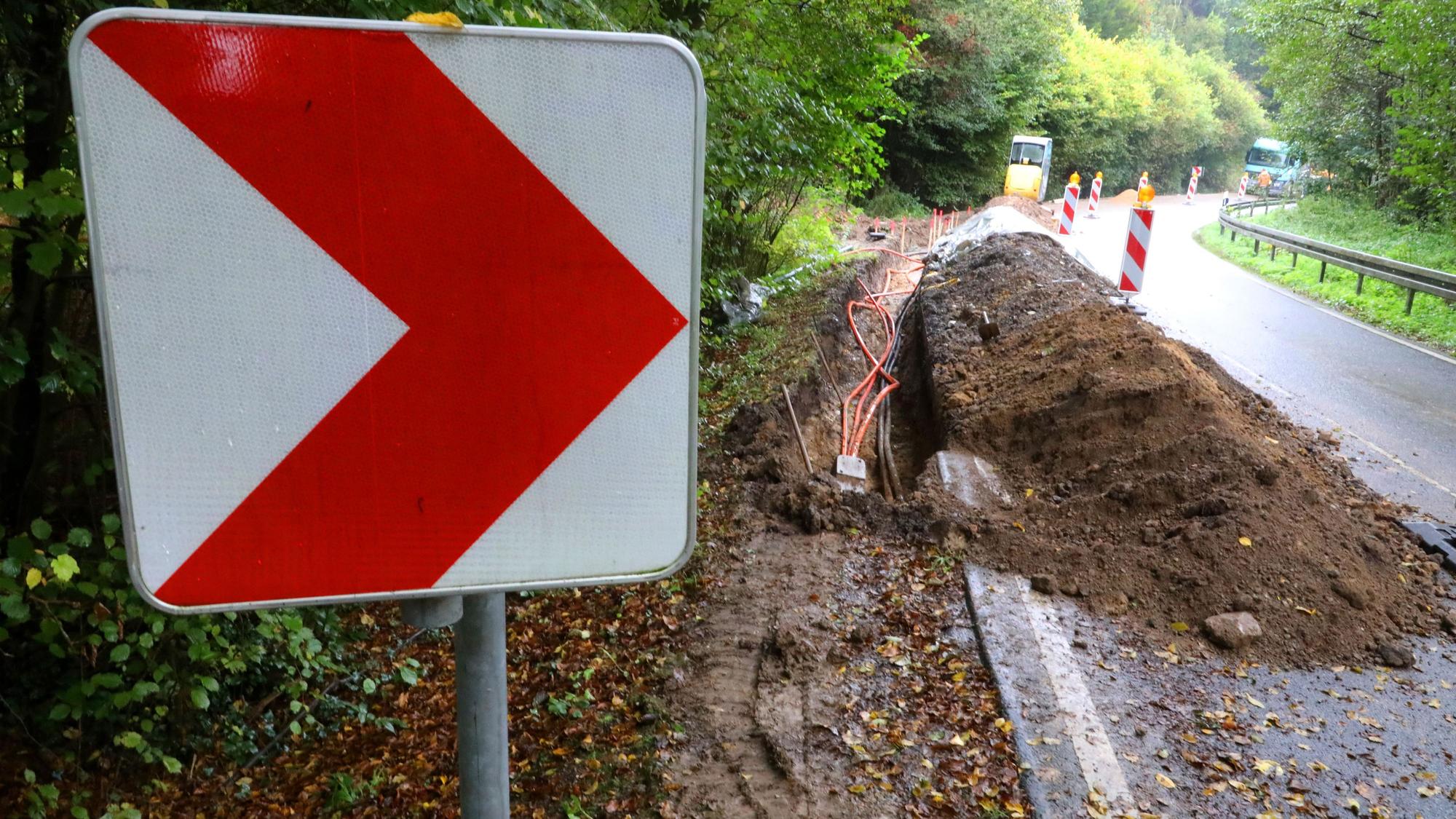 Bauarbeiten an der Dürschtalstraße bei Kürten-Dürscheid.