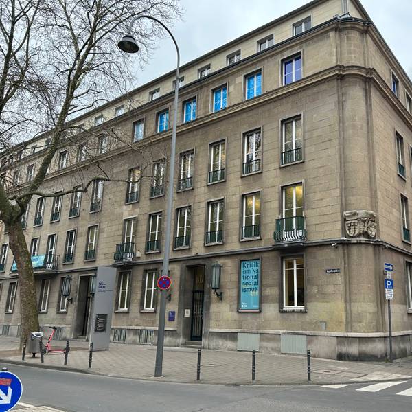 Das NS-Dokumentationszentrum am Appellhofplatz wurde in der Nacht zum Freitag Ziel eines Angriffs mit einer übel riechenden Flüssigkeit.